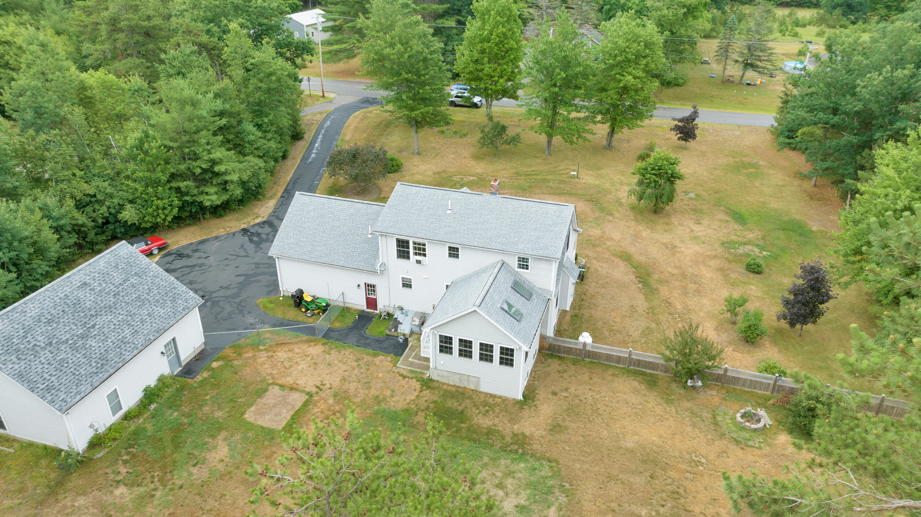 83 Country Club 2 Road