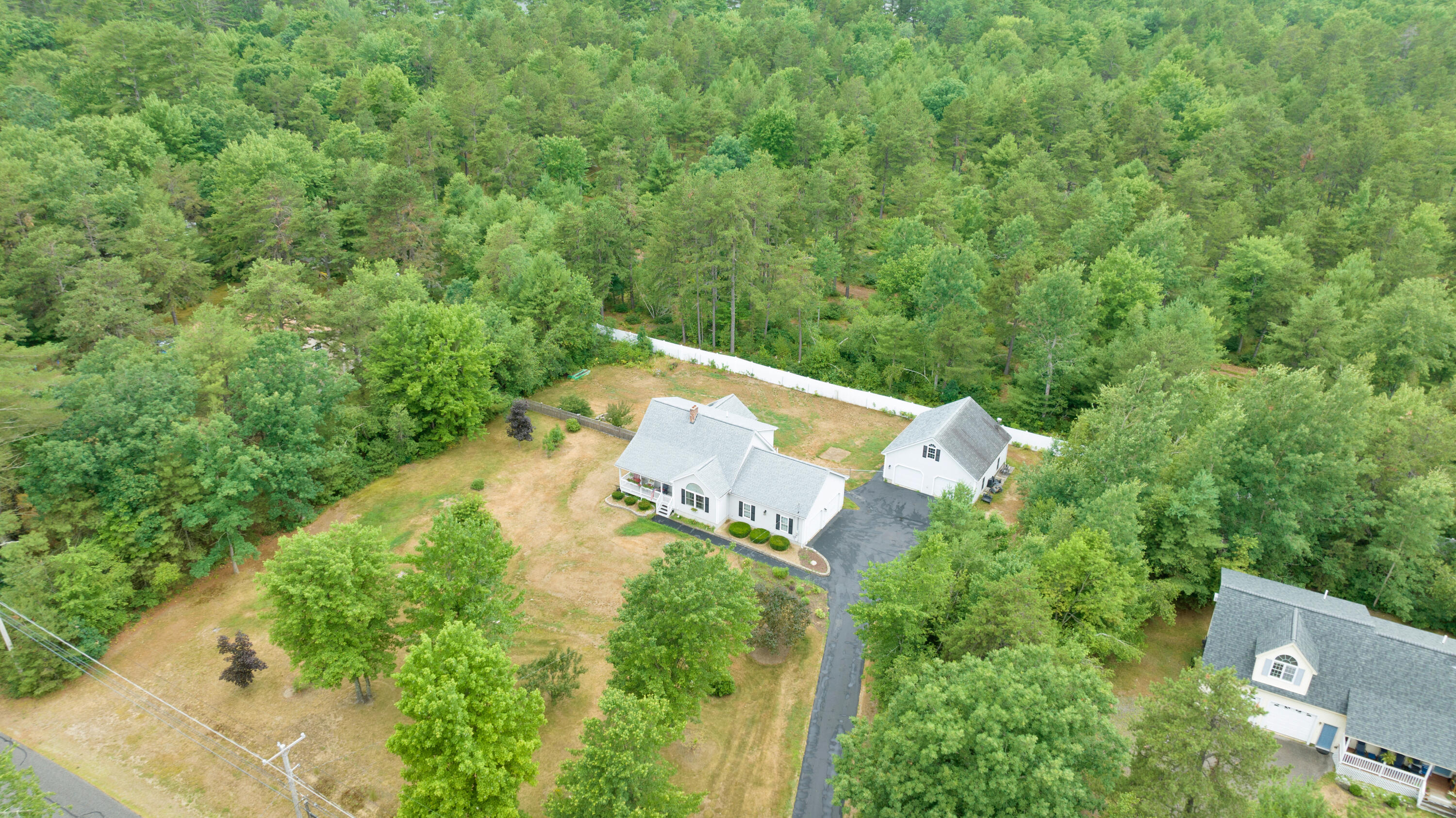 83 Country Club 2 Road
