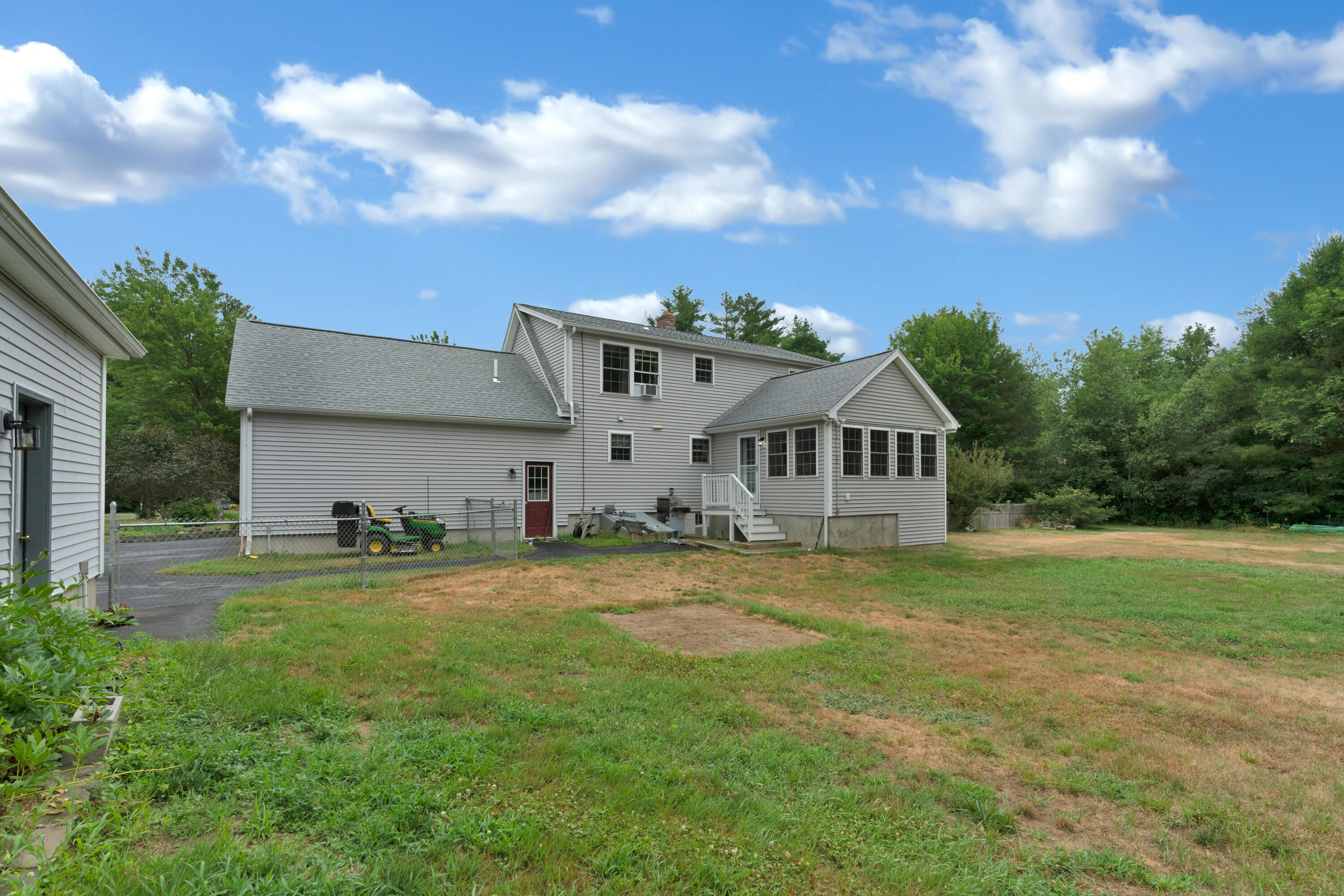 83 Country Club 2 Road