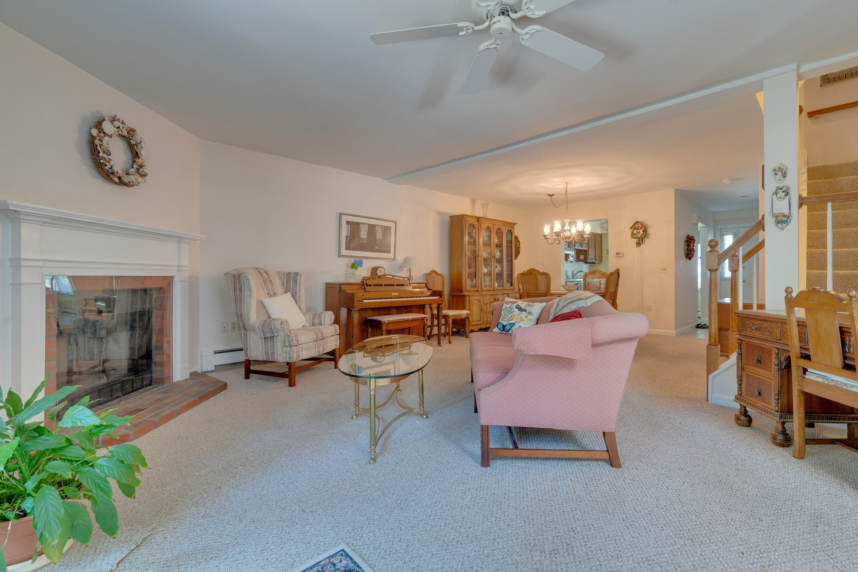 4 Settlers Court, 302