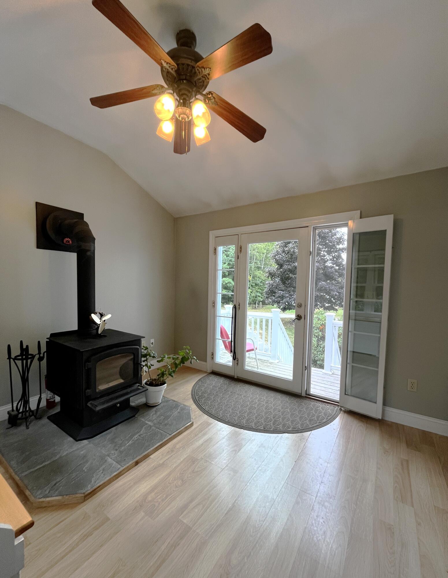 80 Fall Ridge Road