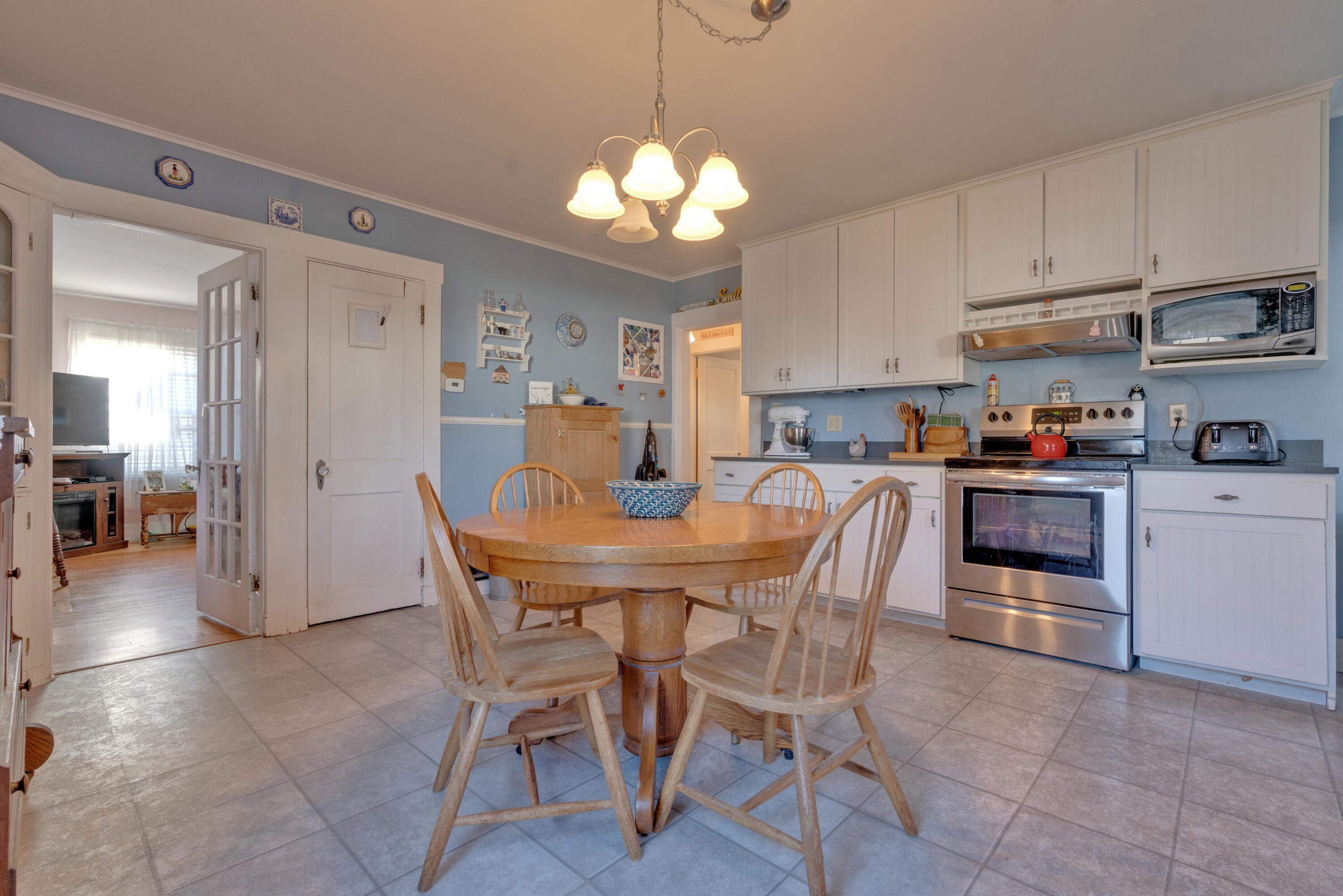 10 Herring Avenue