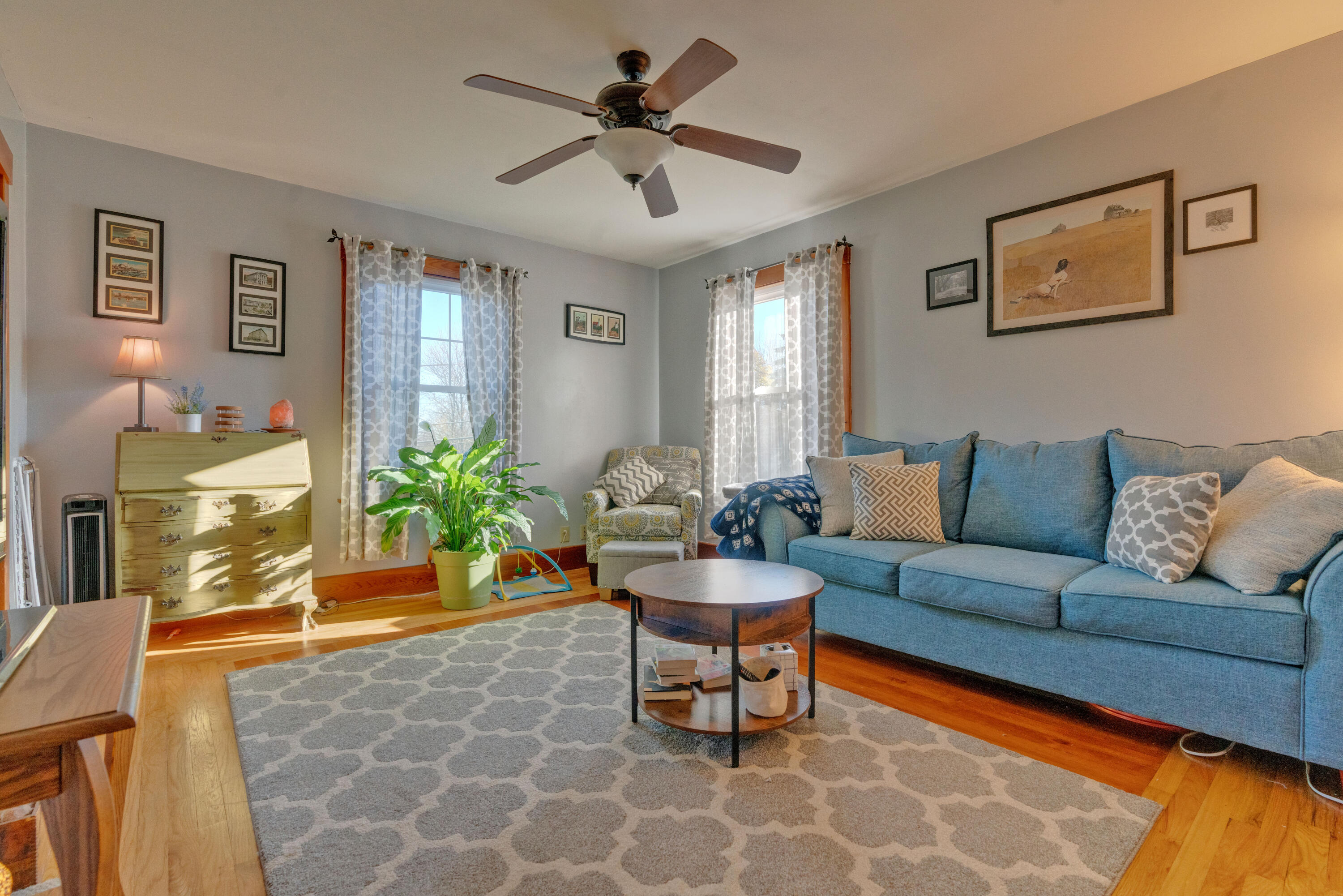 10 Herring Avenue