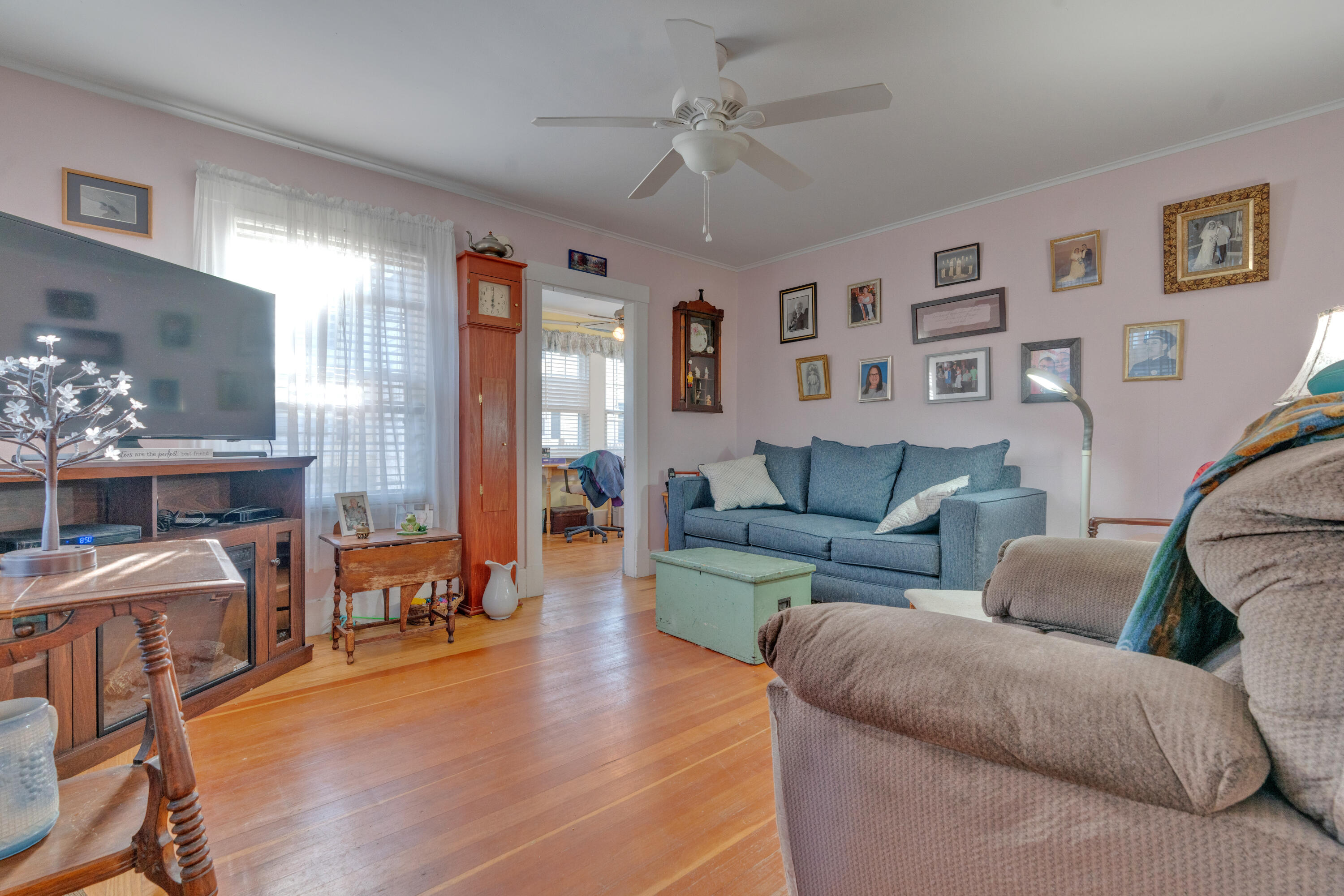 10 Herring Avenue