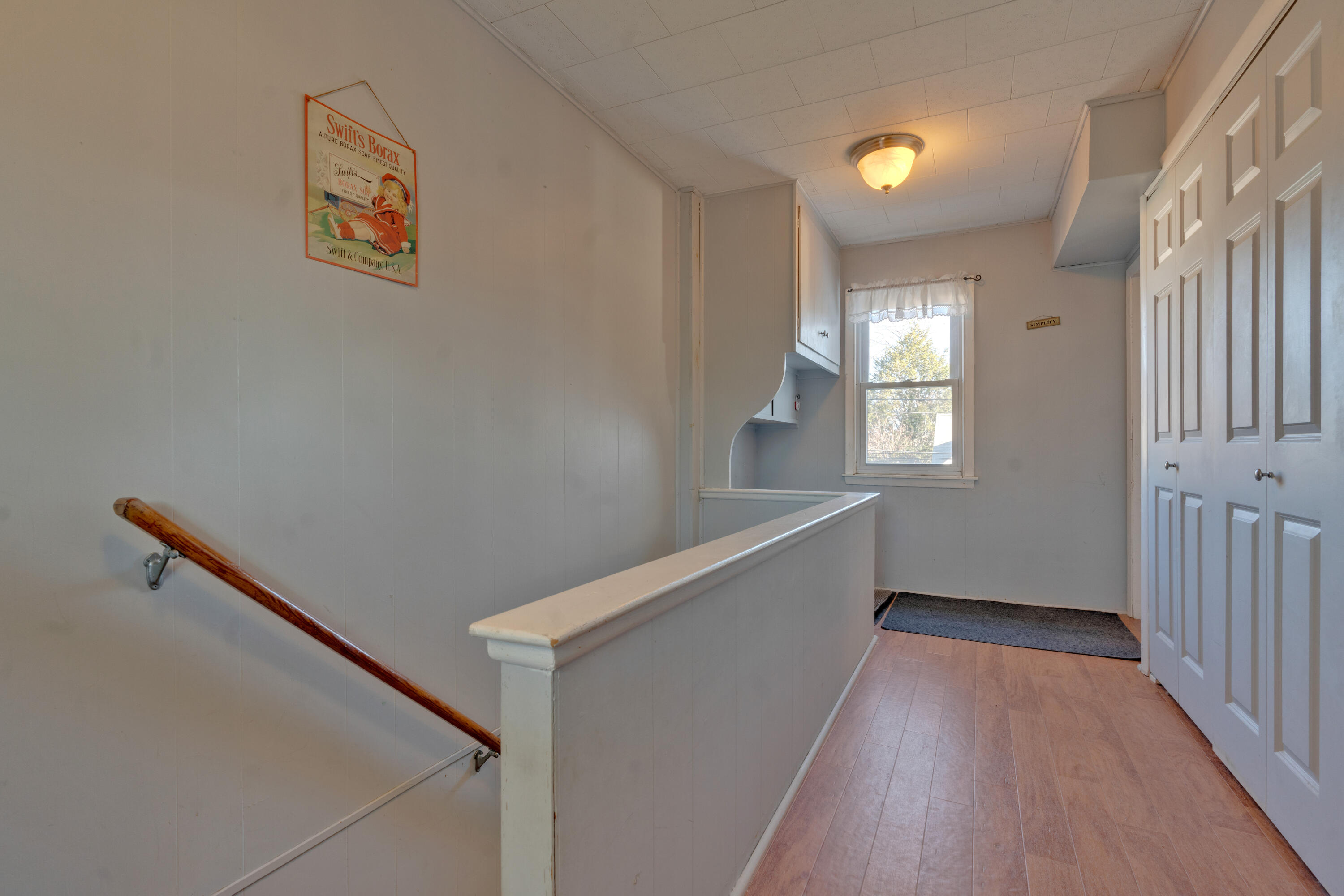 10 Herring Avenue