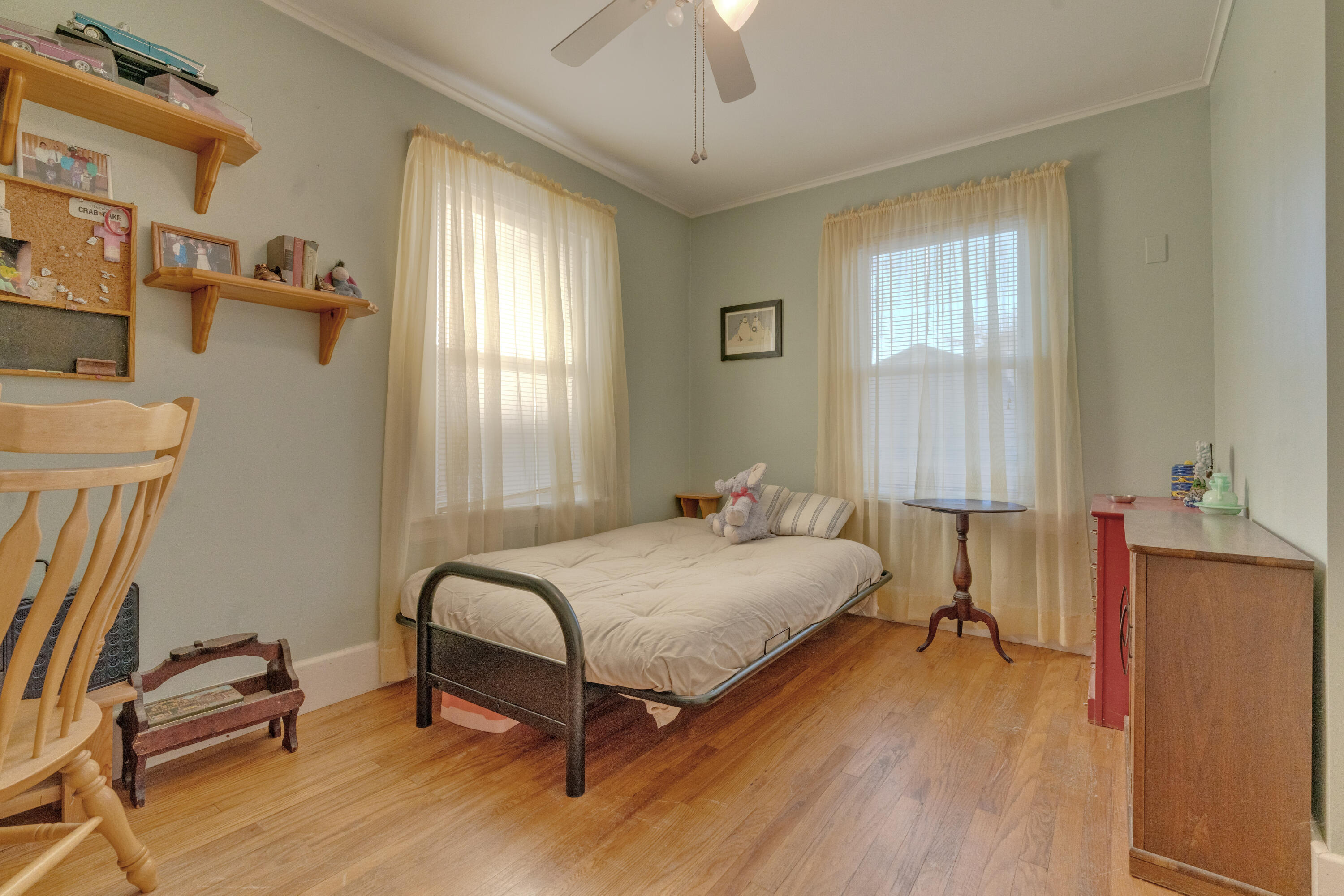 10 Herring Avenue