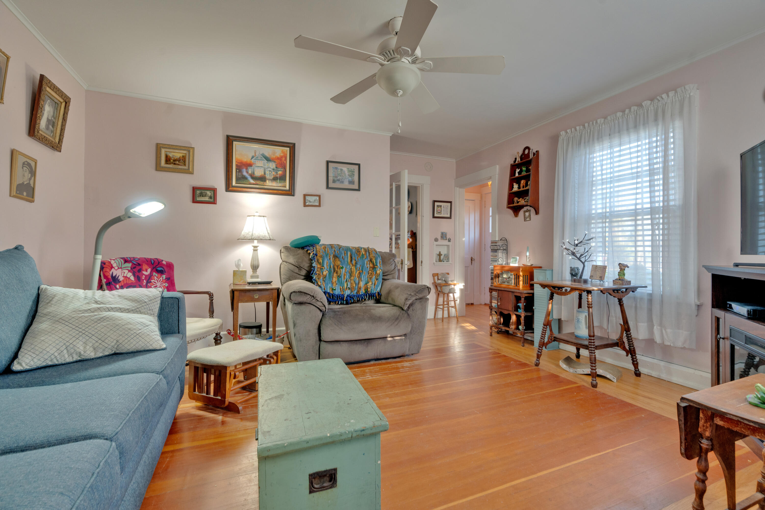 10 Herring Avenue