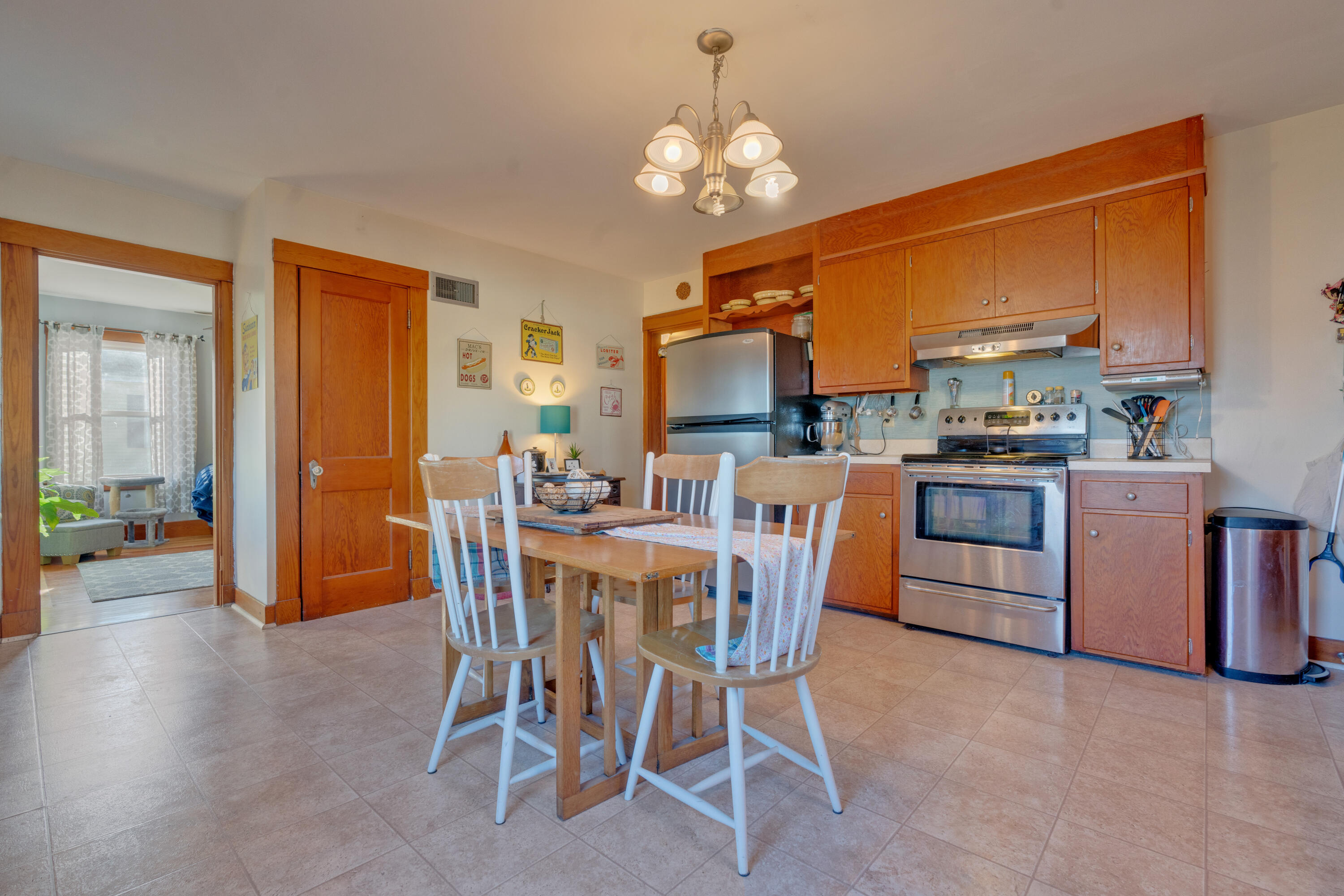 10 Herring Avenue