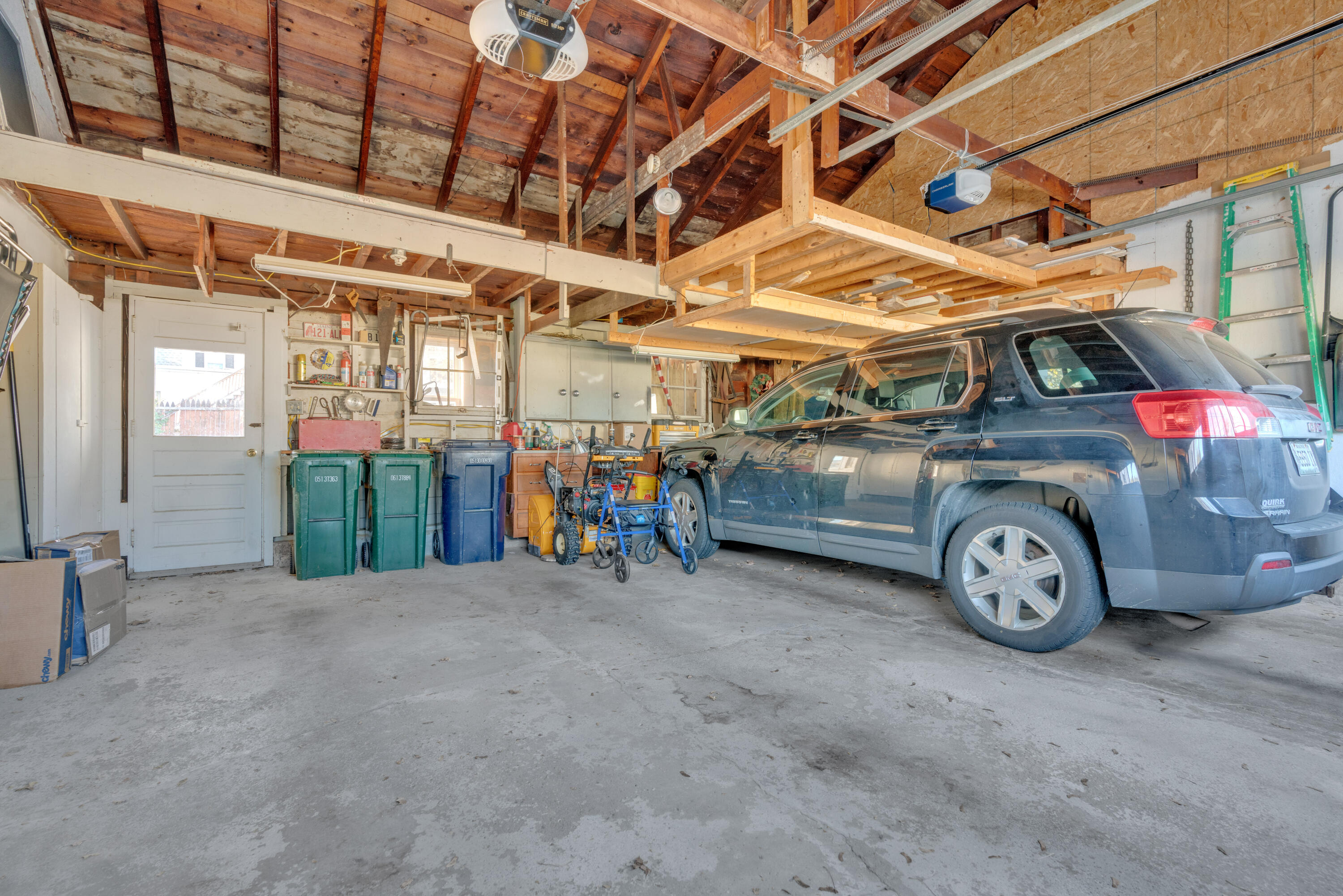 10 Herring Avenue