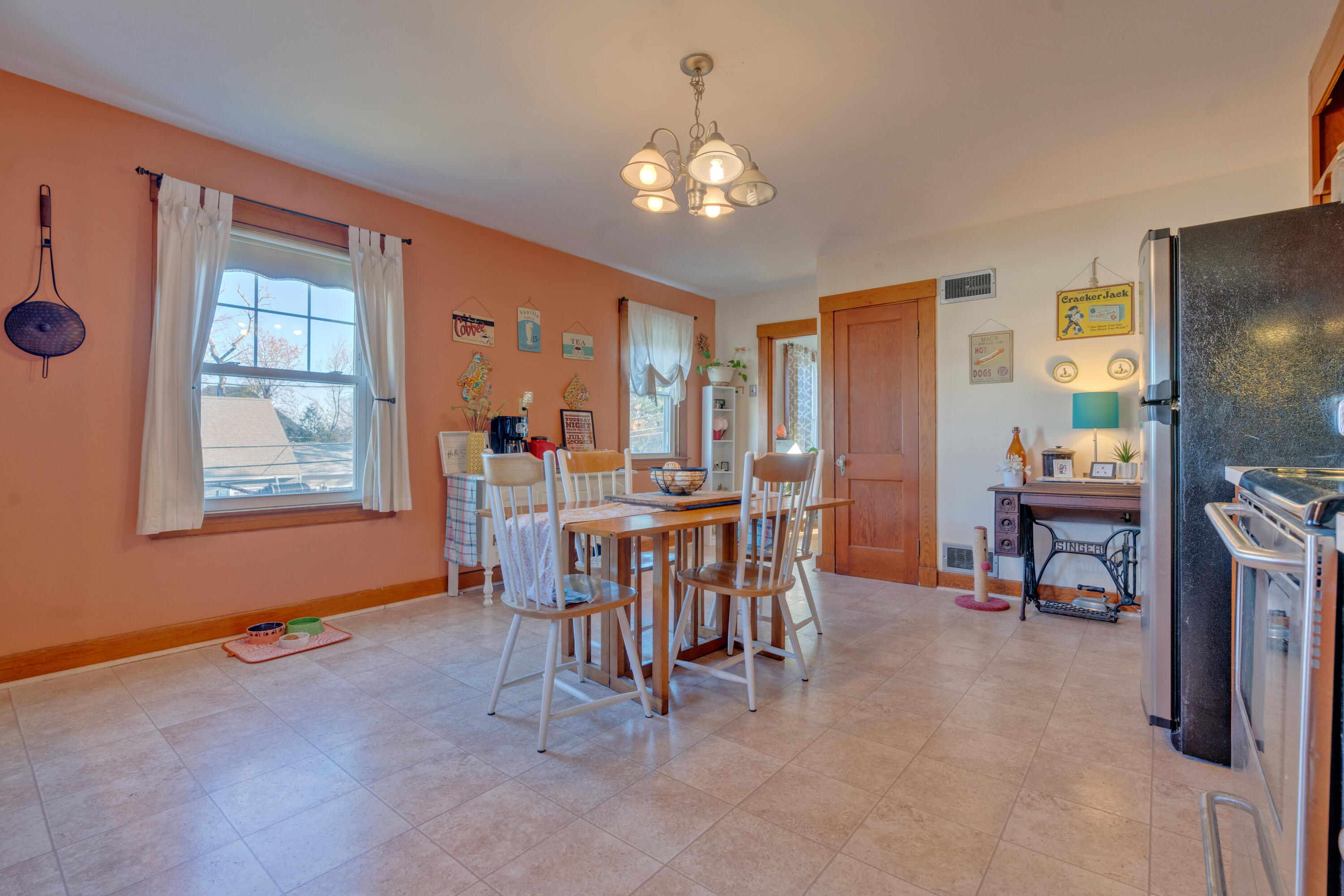 10 Herring Avenue