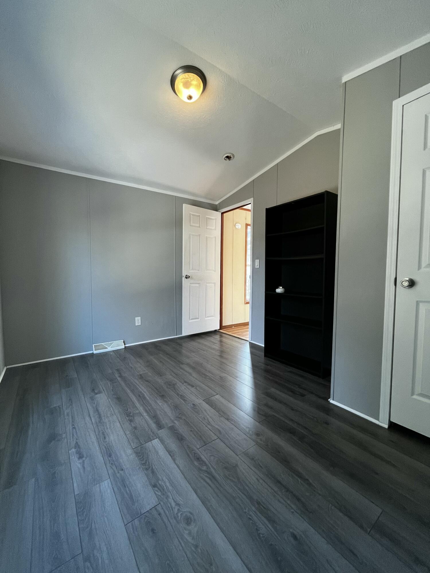 1081 Federal Road