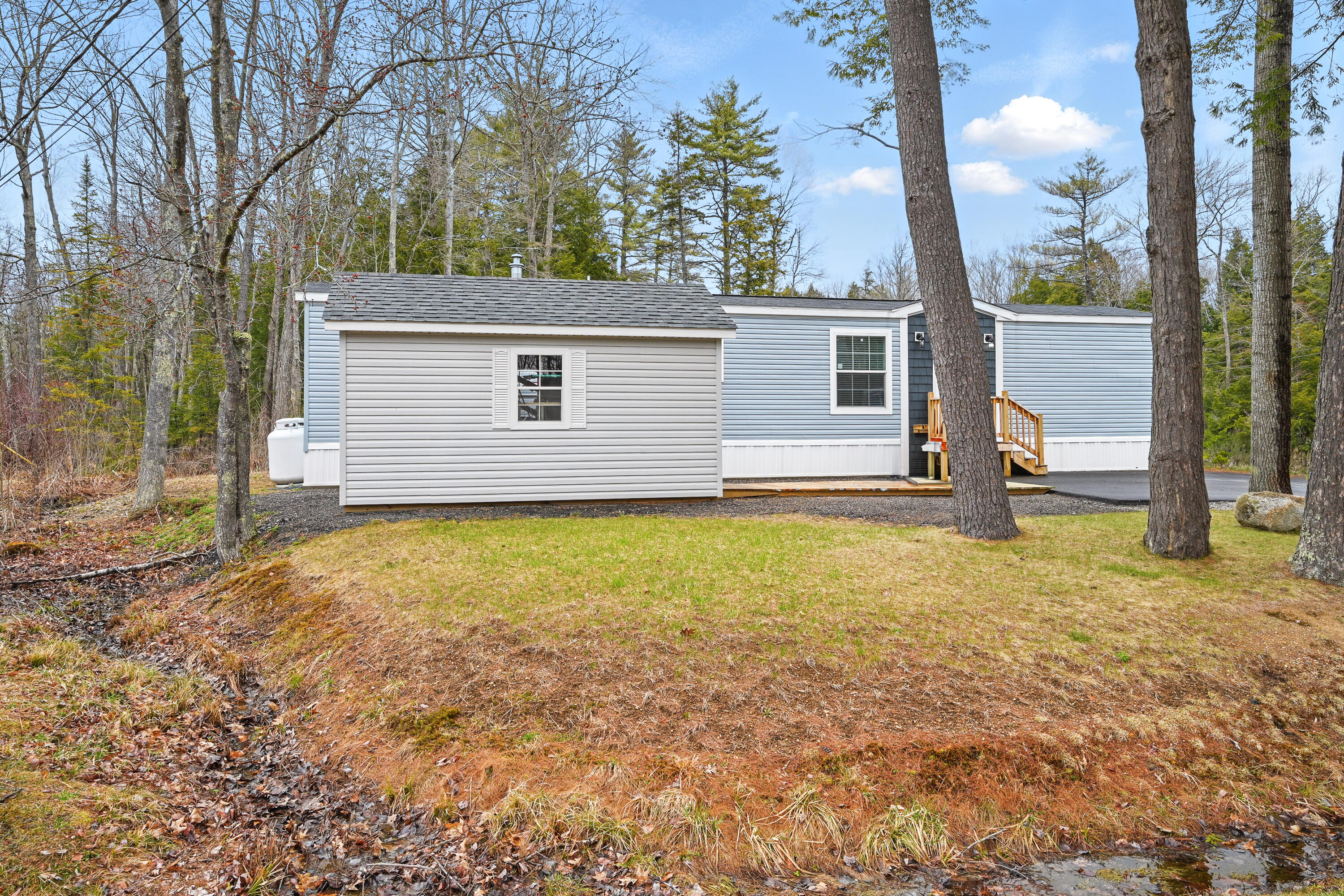 46 Pineland Drive