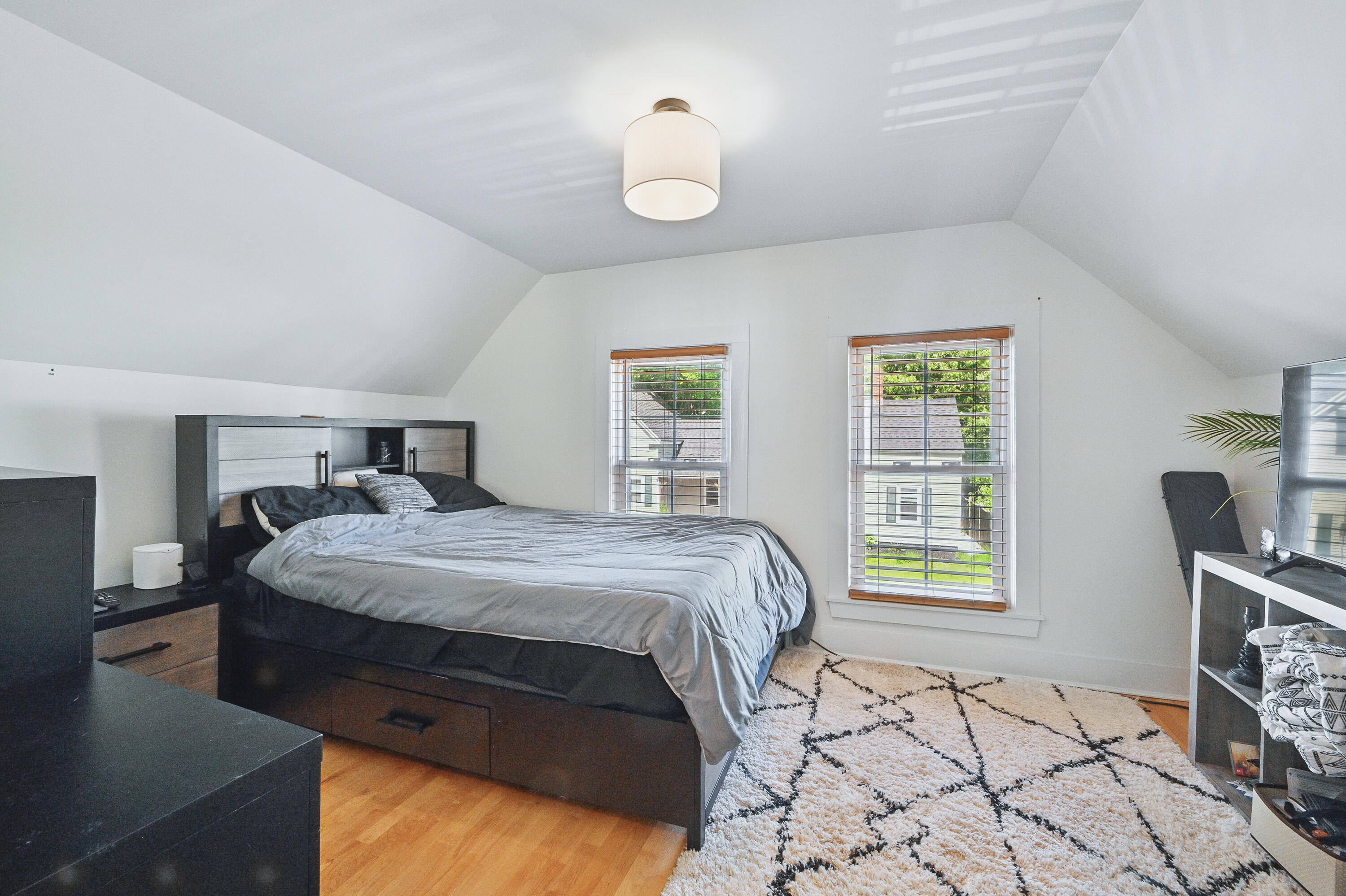 15 Pleasant Street
