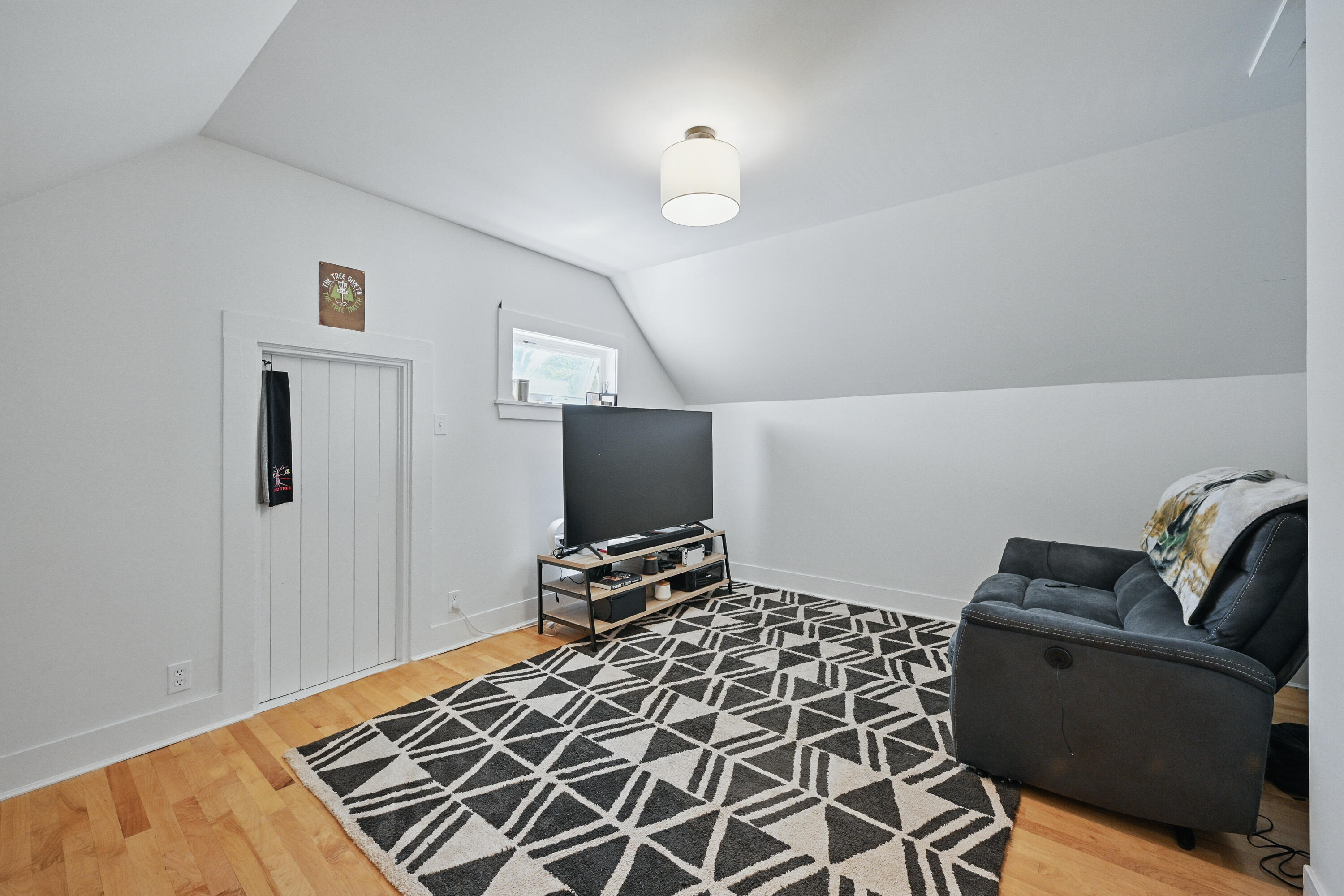 15 Pleasant Street