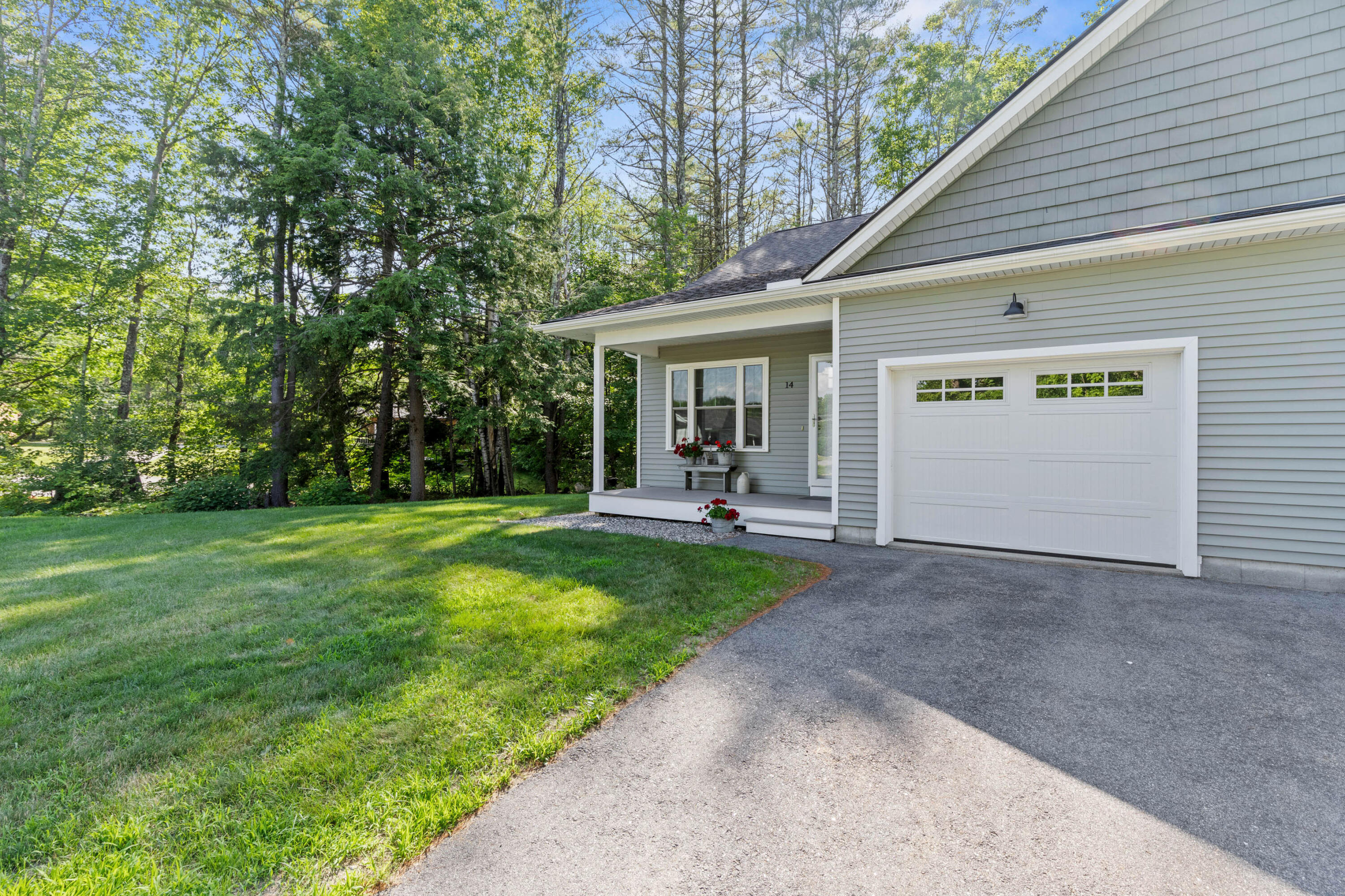 14 Conifer Drive, 14