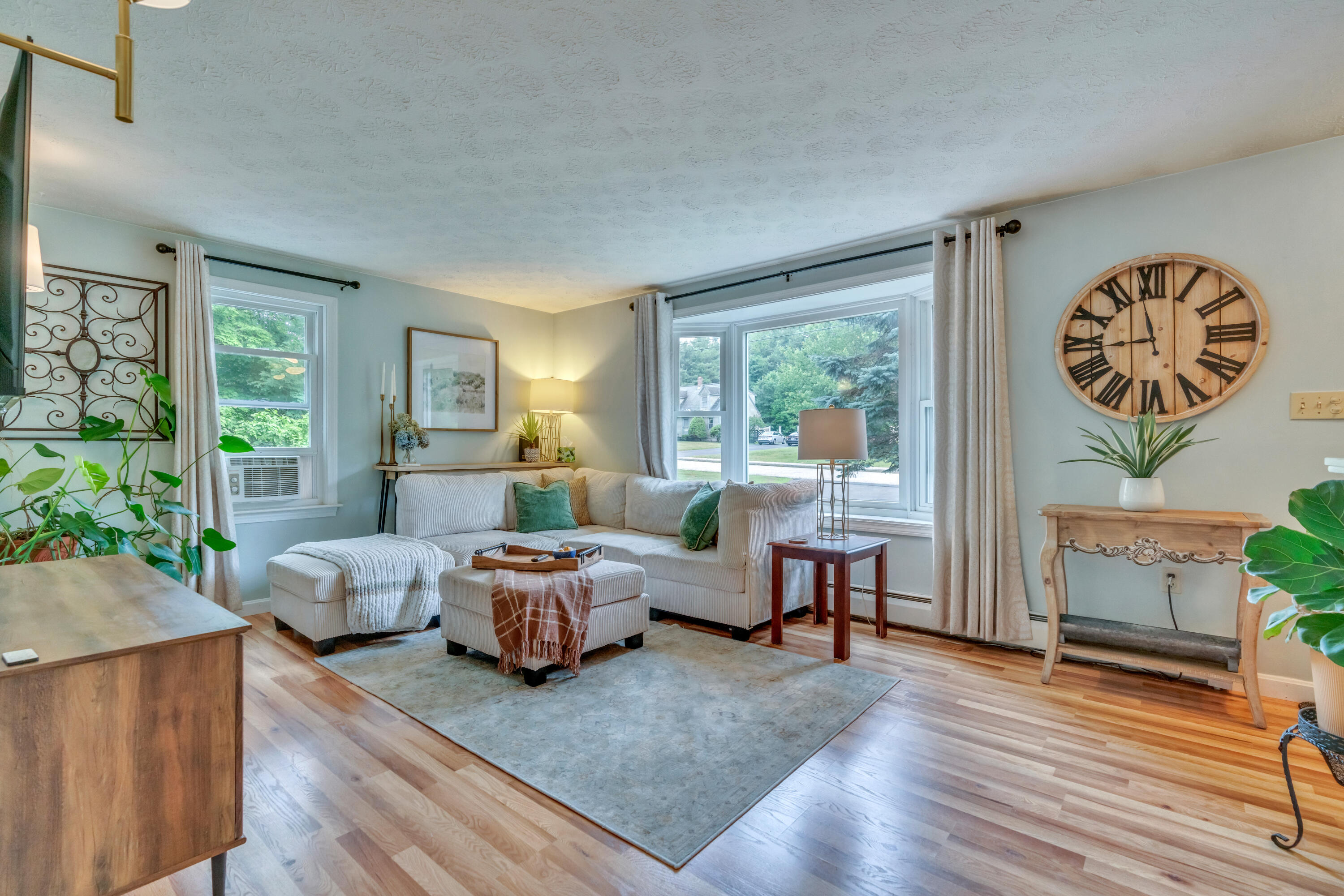 5 Running Brook Drive