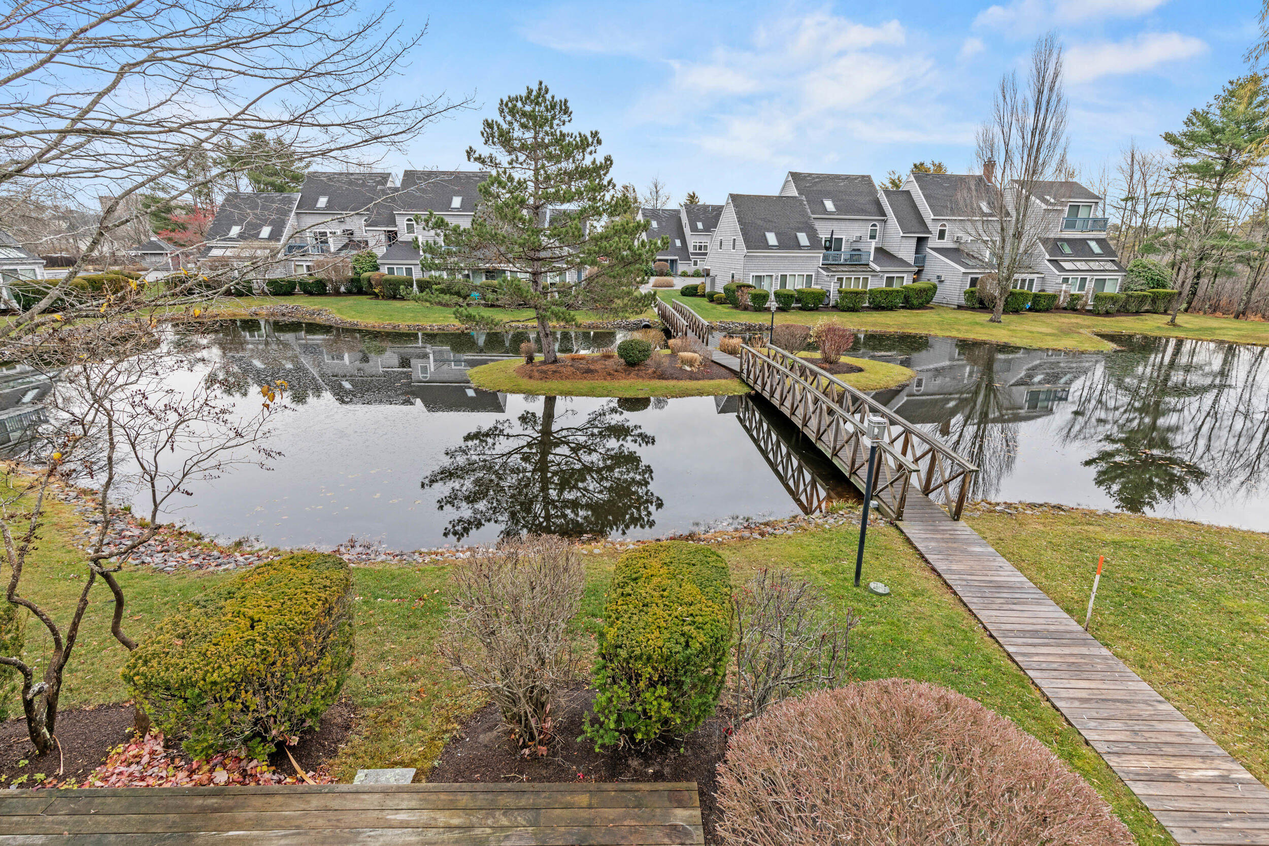 146 W Grand Avenue, 61