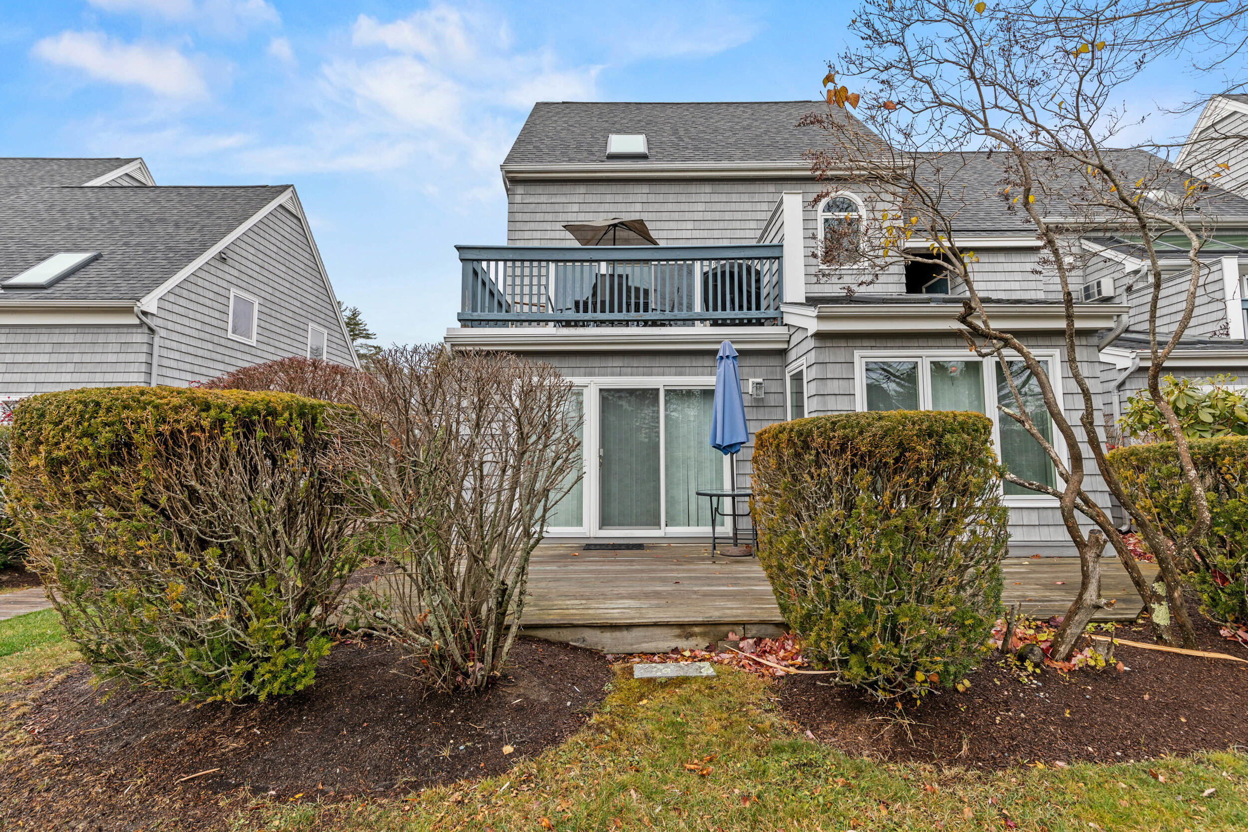 146 W Grand Avenue, 61