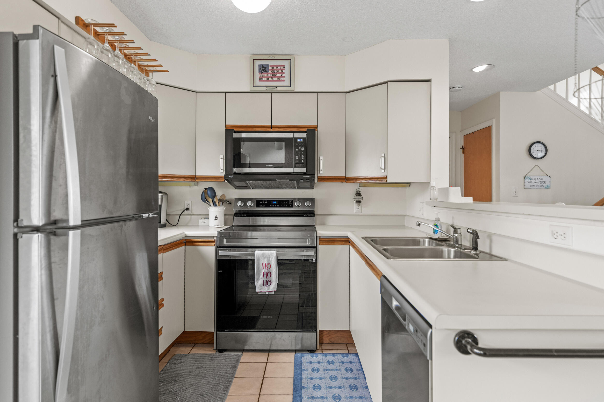146 W Grand Avenue, 61