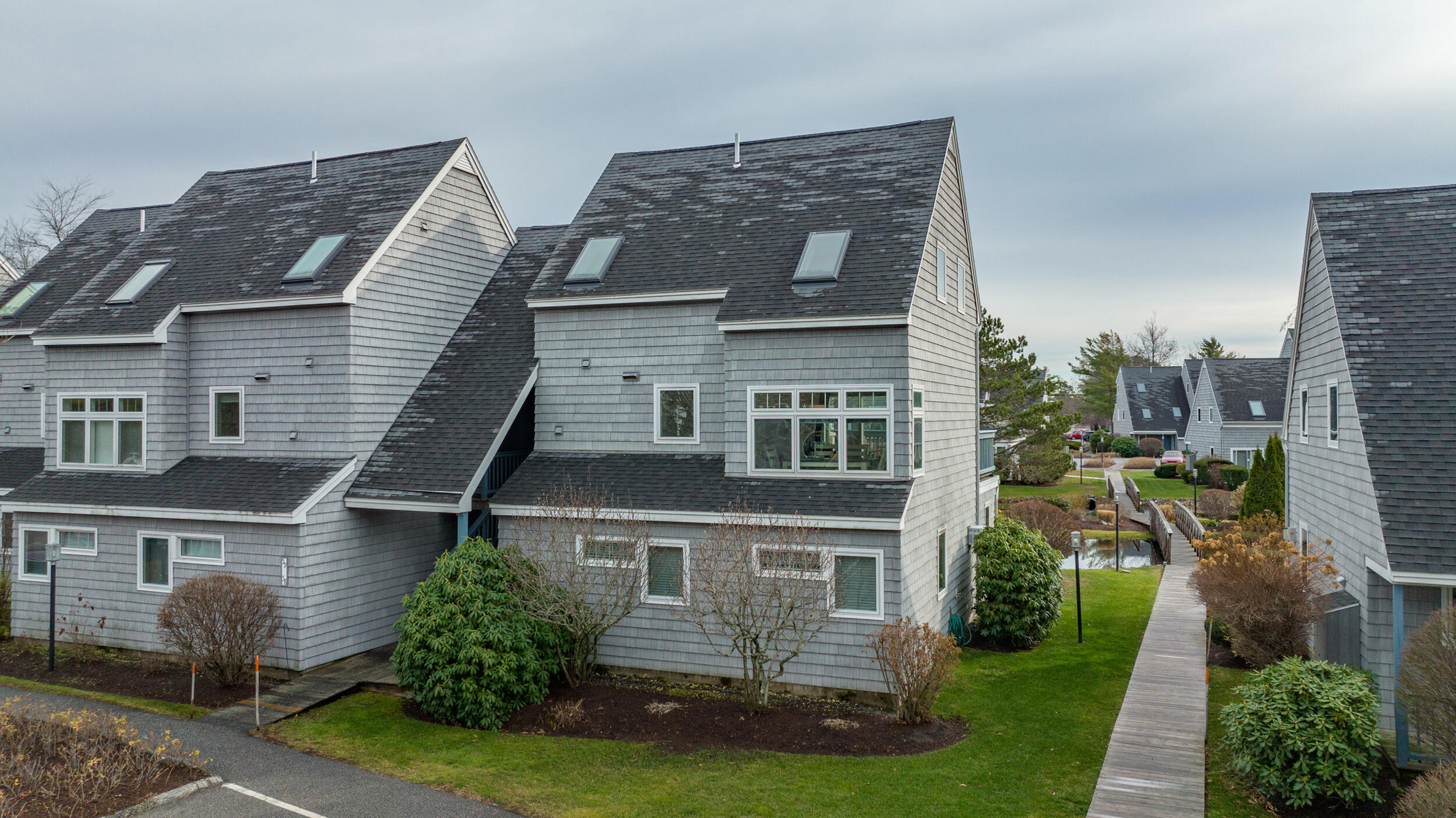 146 W Grand Avenue, 61