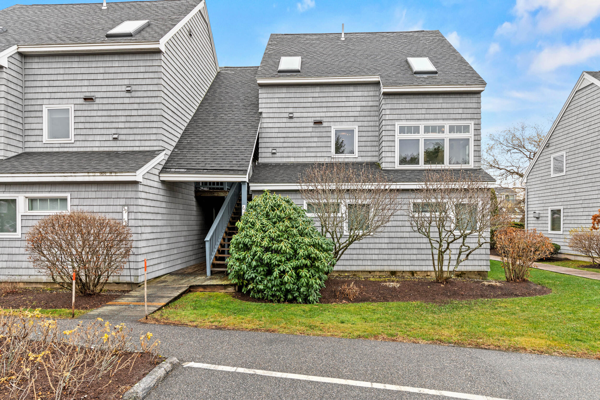 146 W Grand Avenue, 61