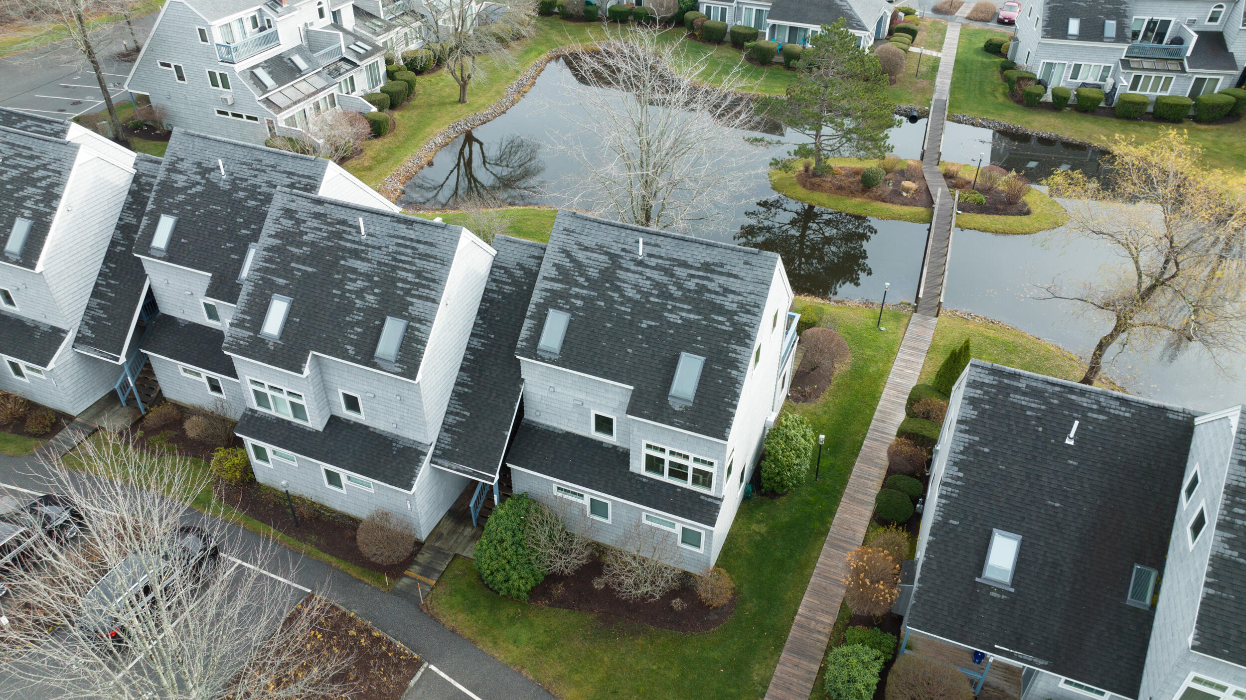 146 W Grand Avenue, 61