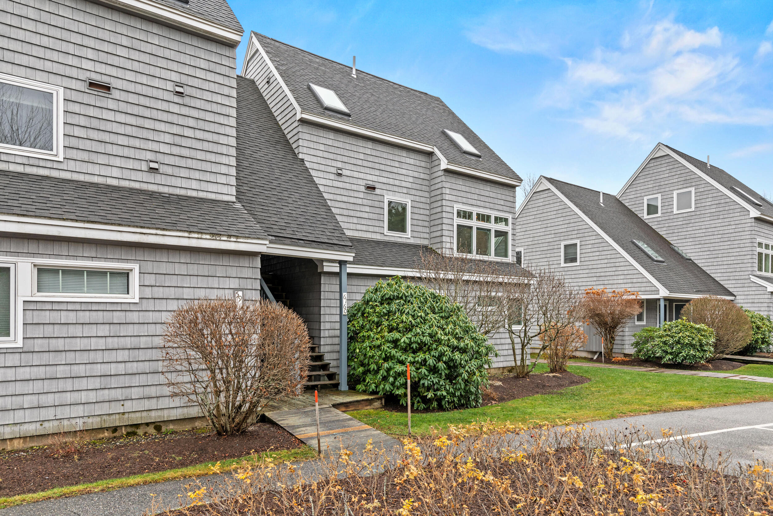 146 W Grand Avenue, 61