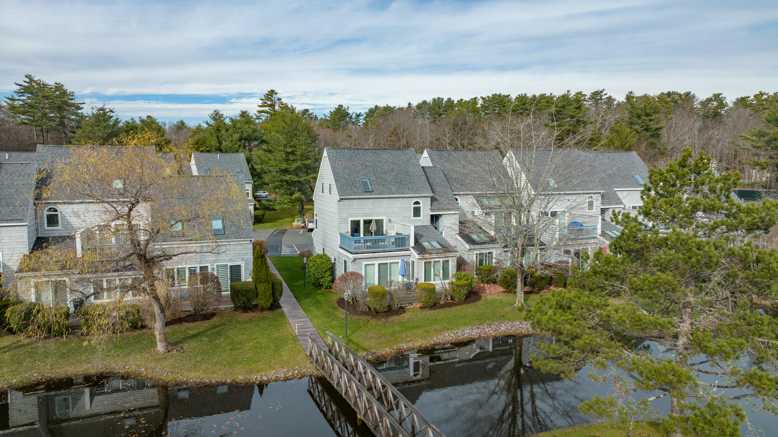 146 W Grand Avenue, 61