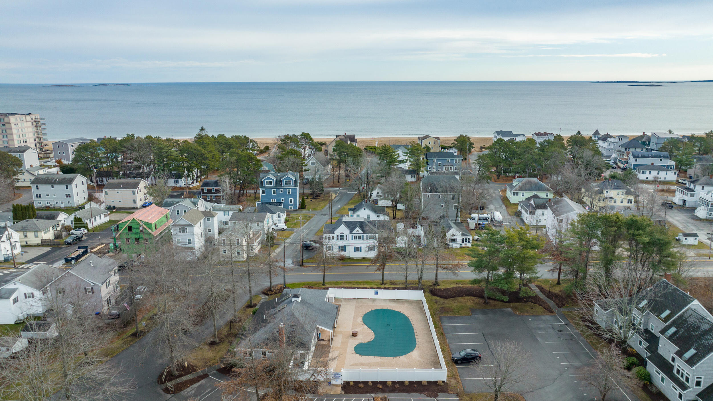 146 W Grand Avenue, 61