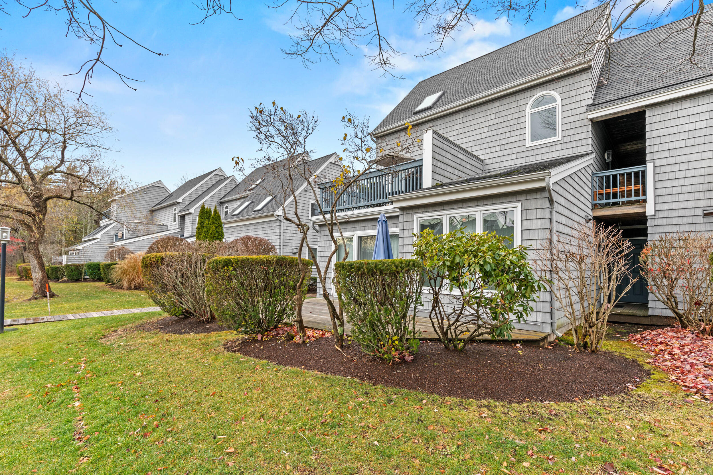 146 W Grand Avenue, 61