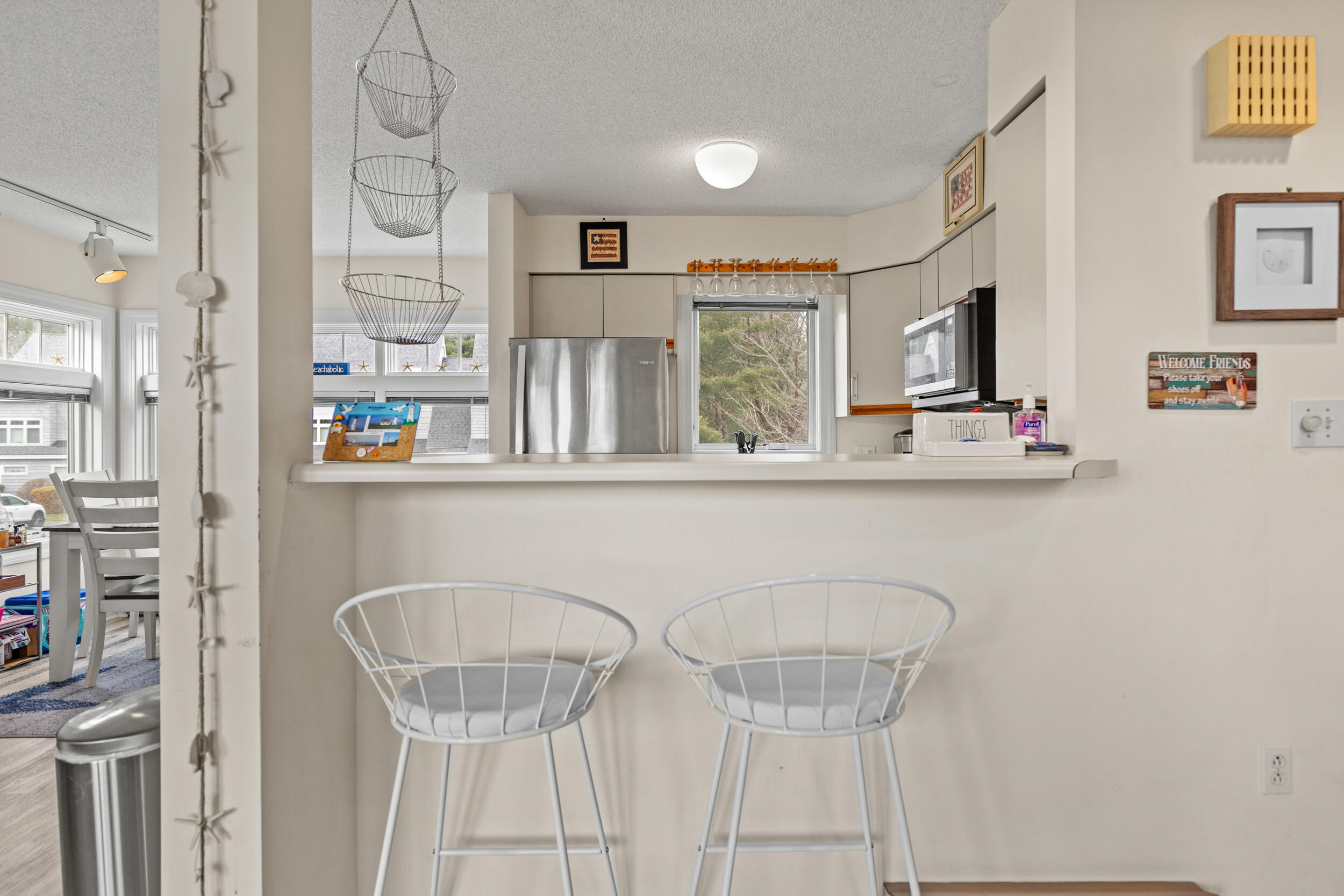 146 W Grand Avenue, 61