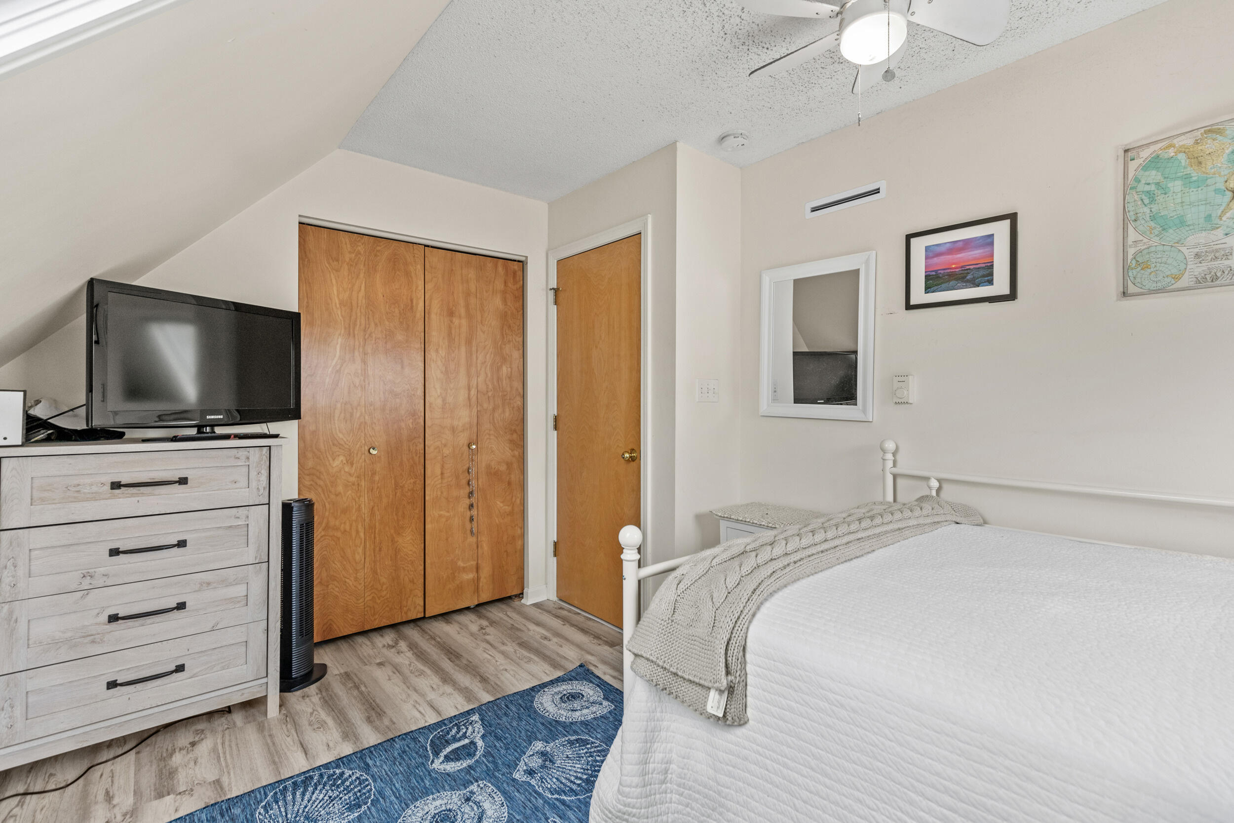 146 W Grand Avenue, 61