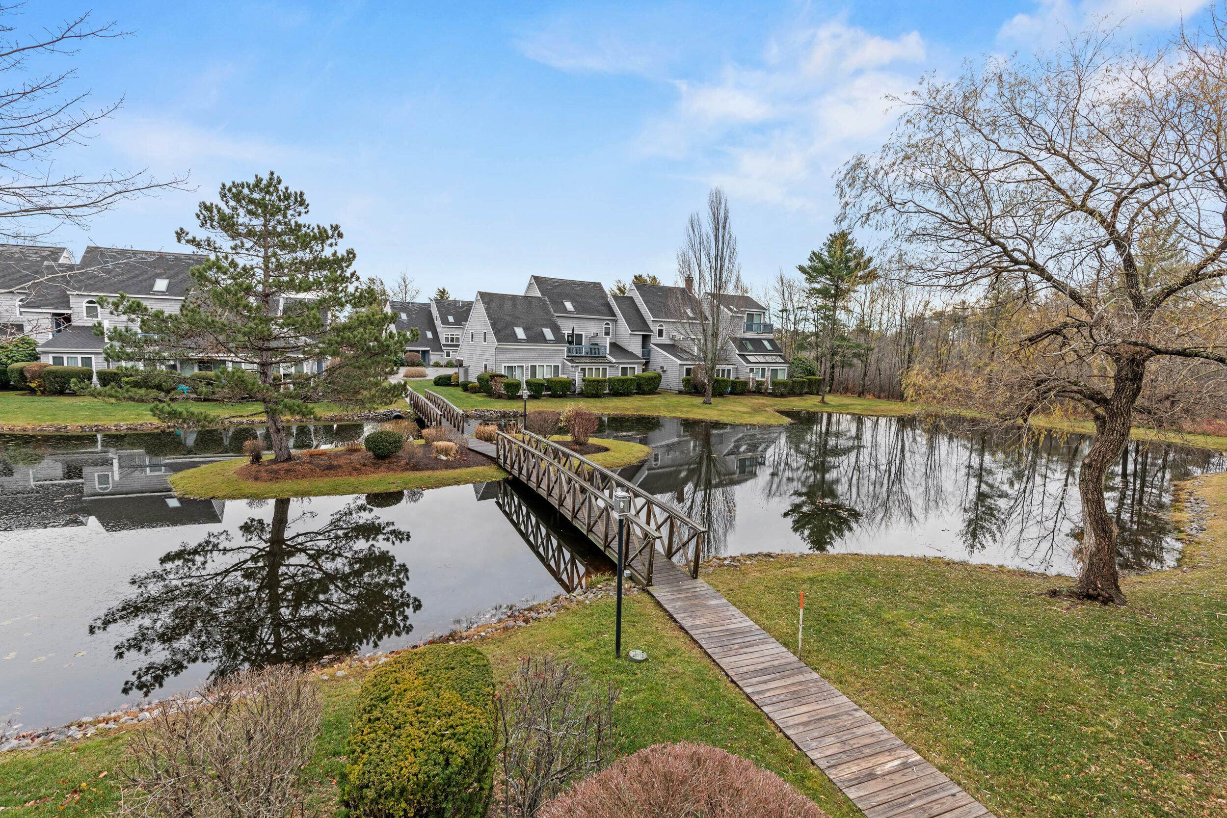 146 W Grand Avenue, 61