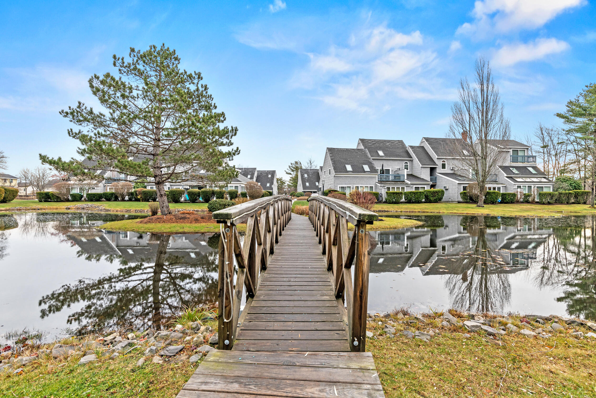 146 W Grand Avenue, 61