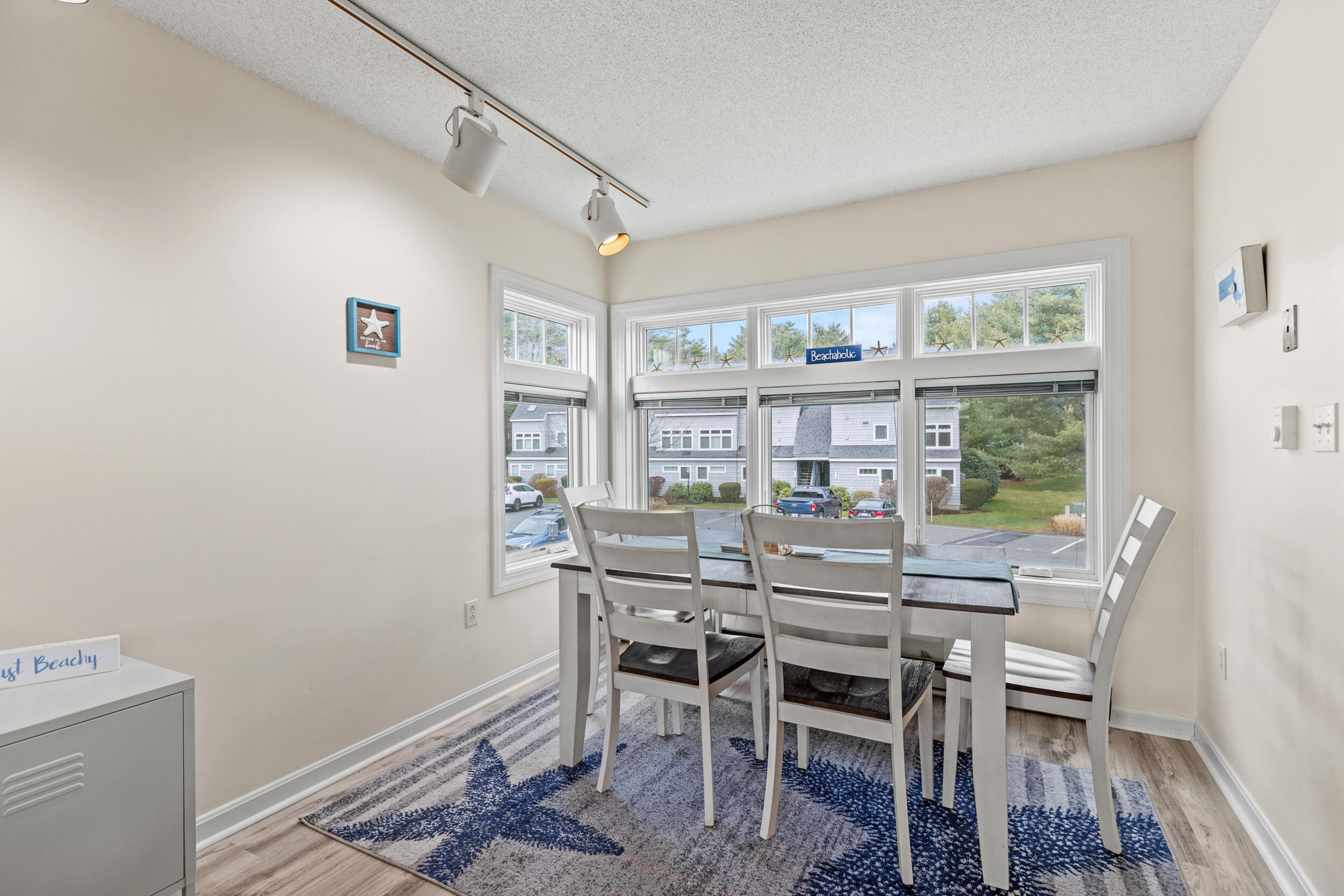 146 W Grand Avenue, 61