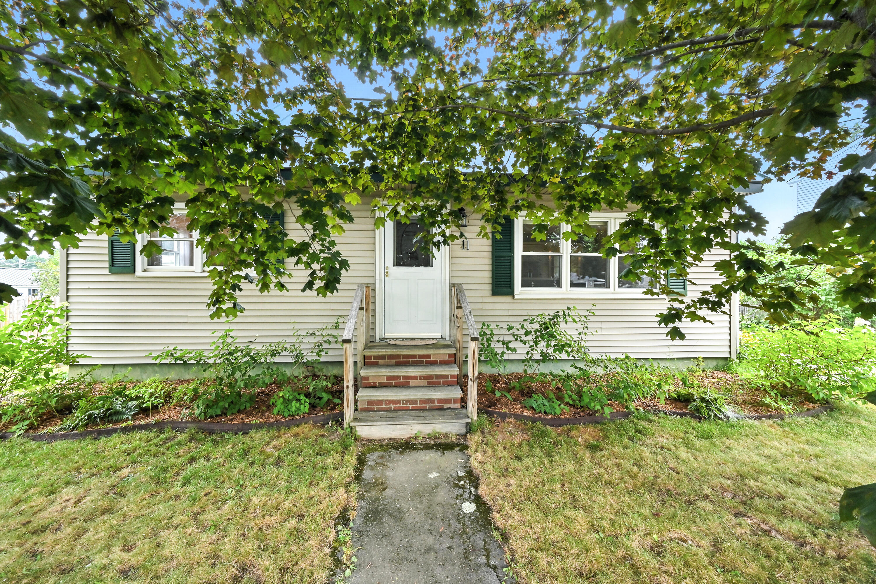 11 Monica Avenue