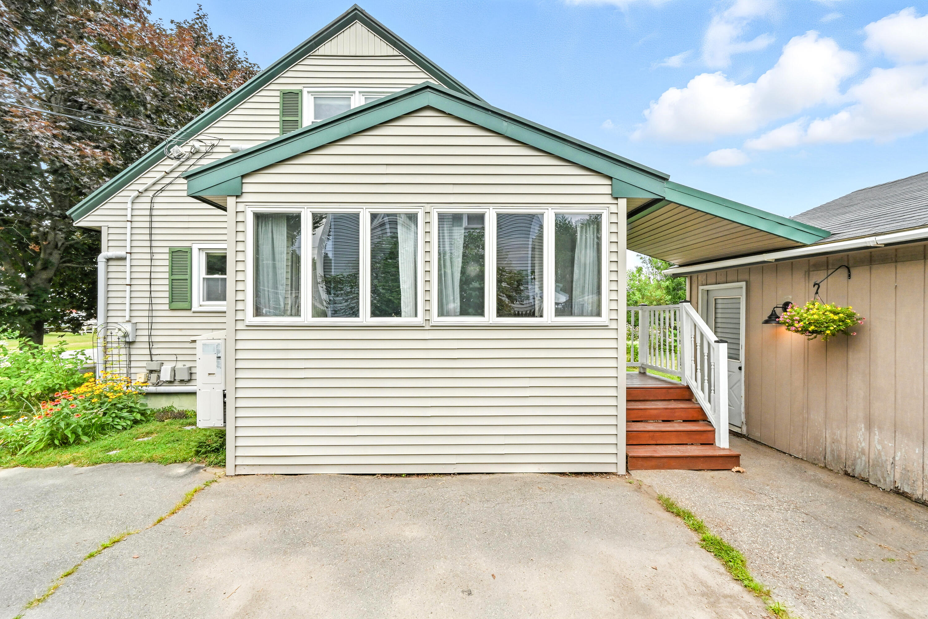 11 Monica Avenue
