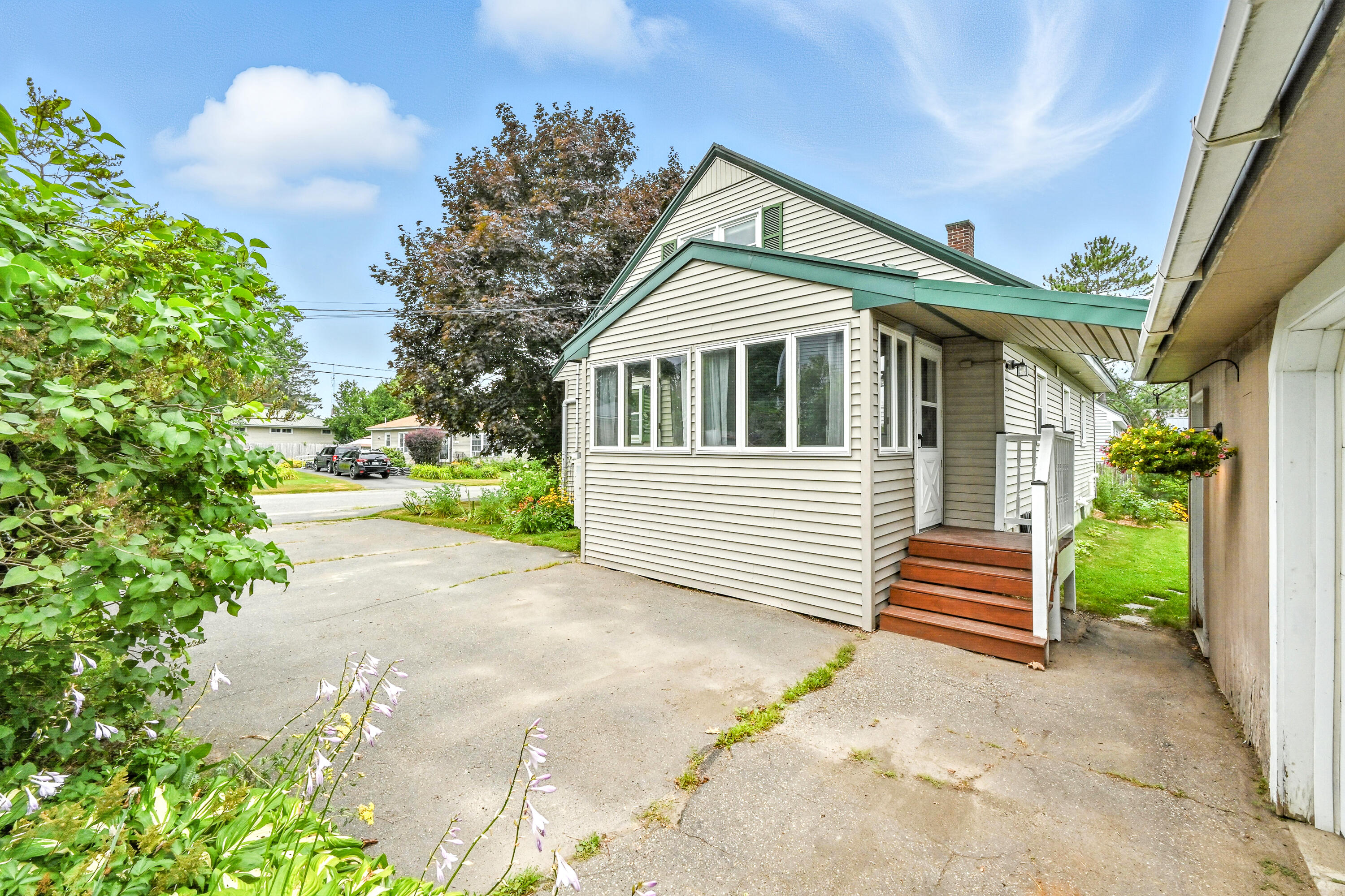11 Monica Avenue
