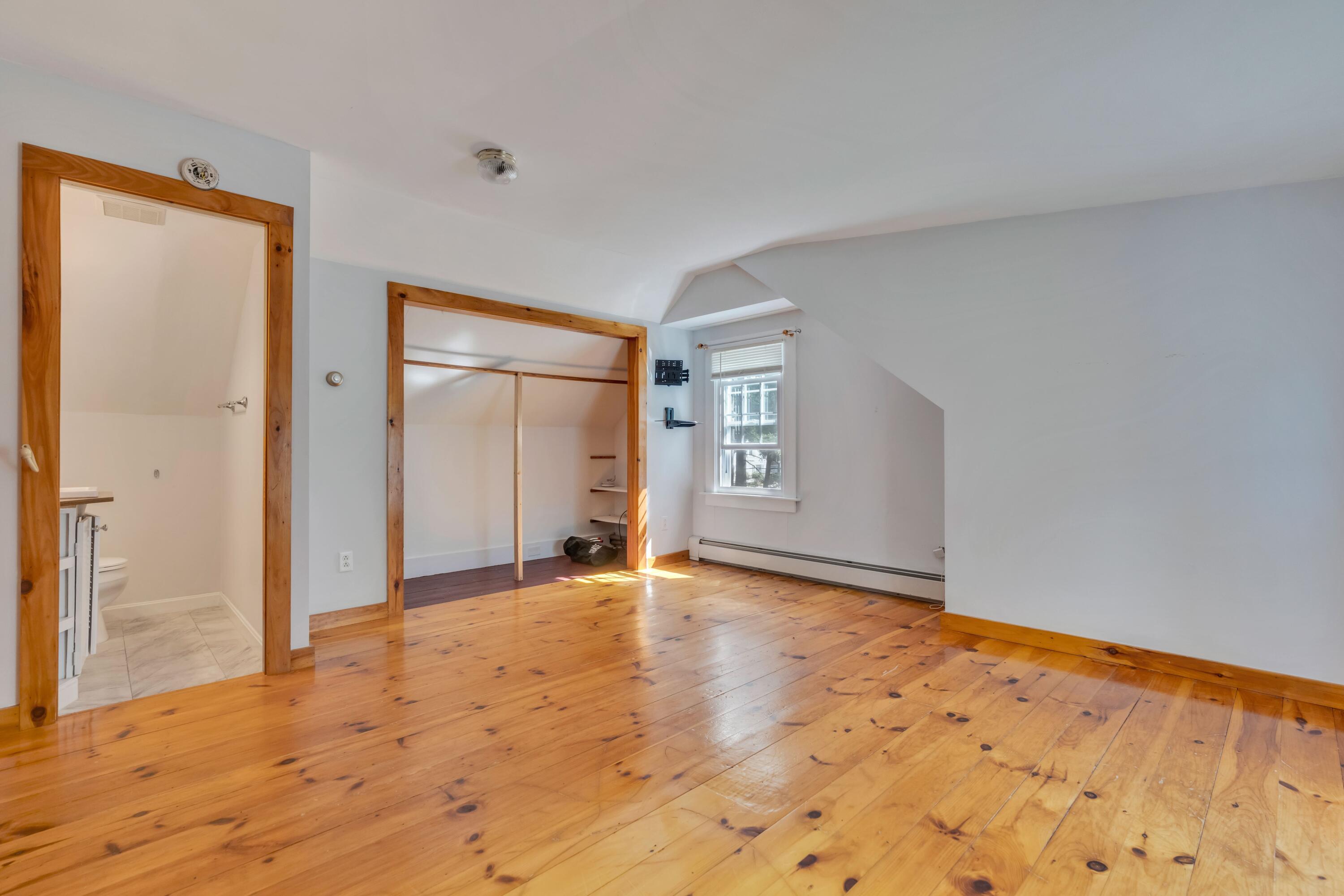 32 Chamberlain Avenue
