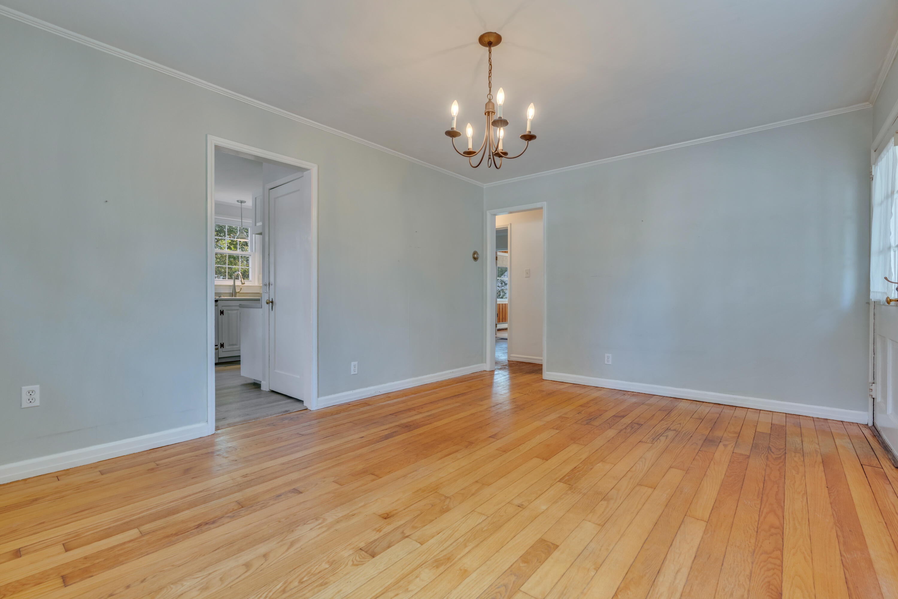 32 Chamberlain Avenue