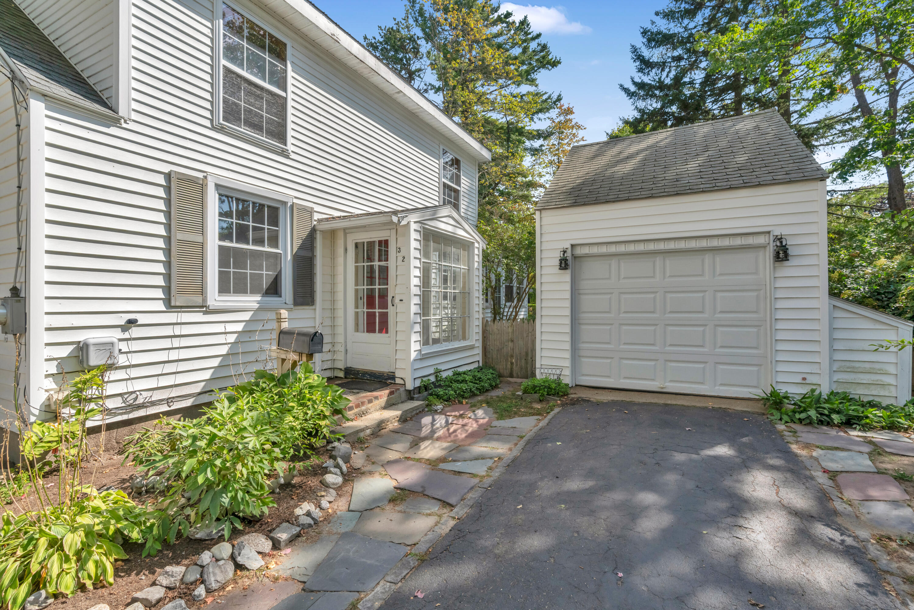 32 Chamberlain Avenue