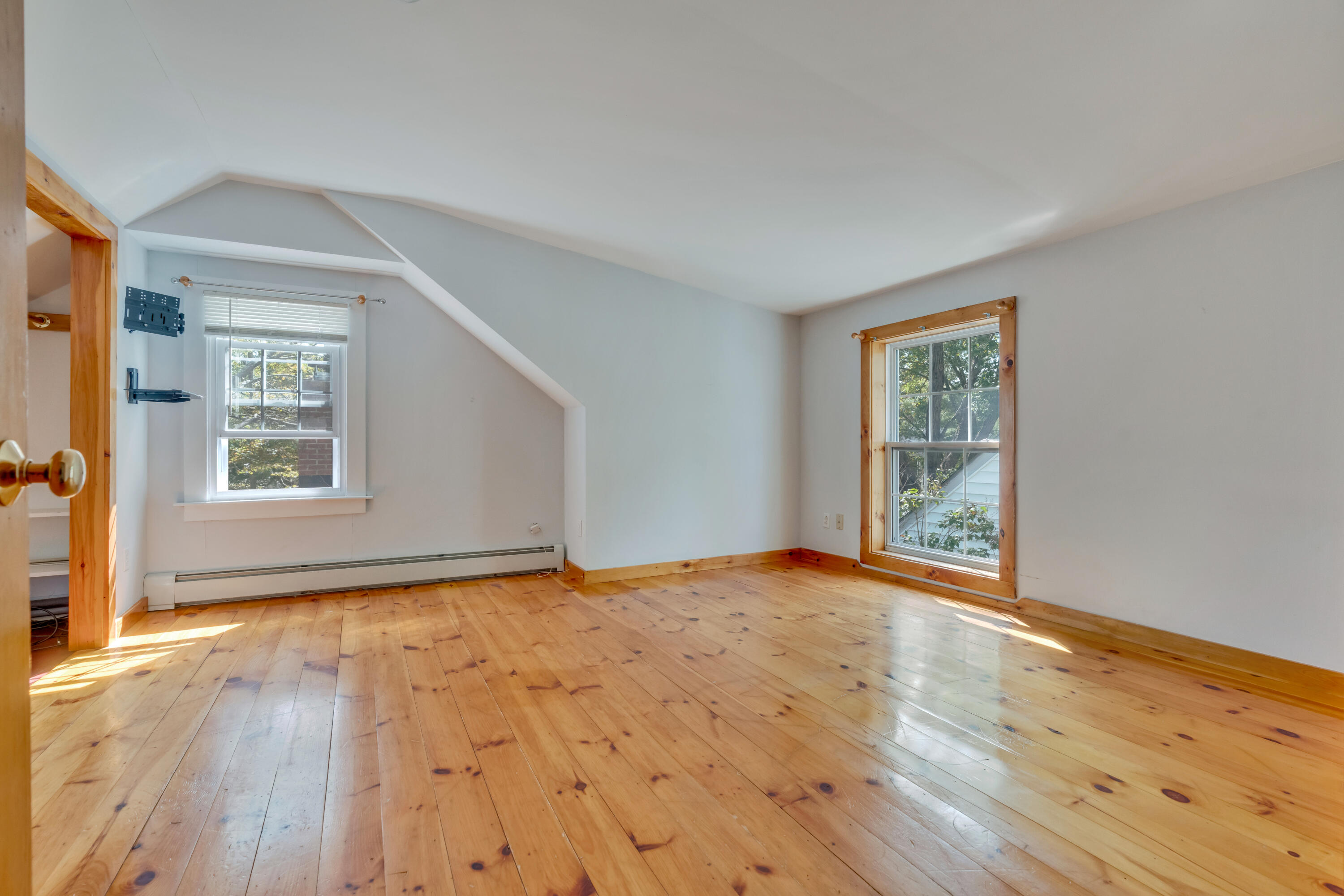 32 Chamberlain Avenue