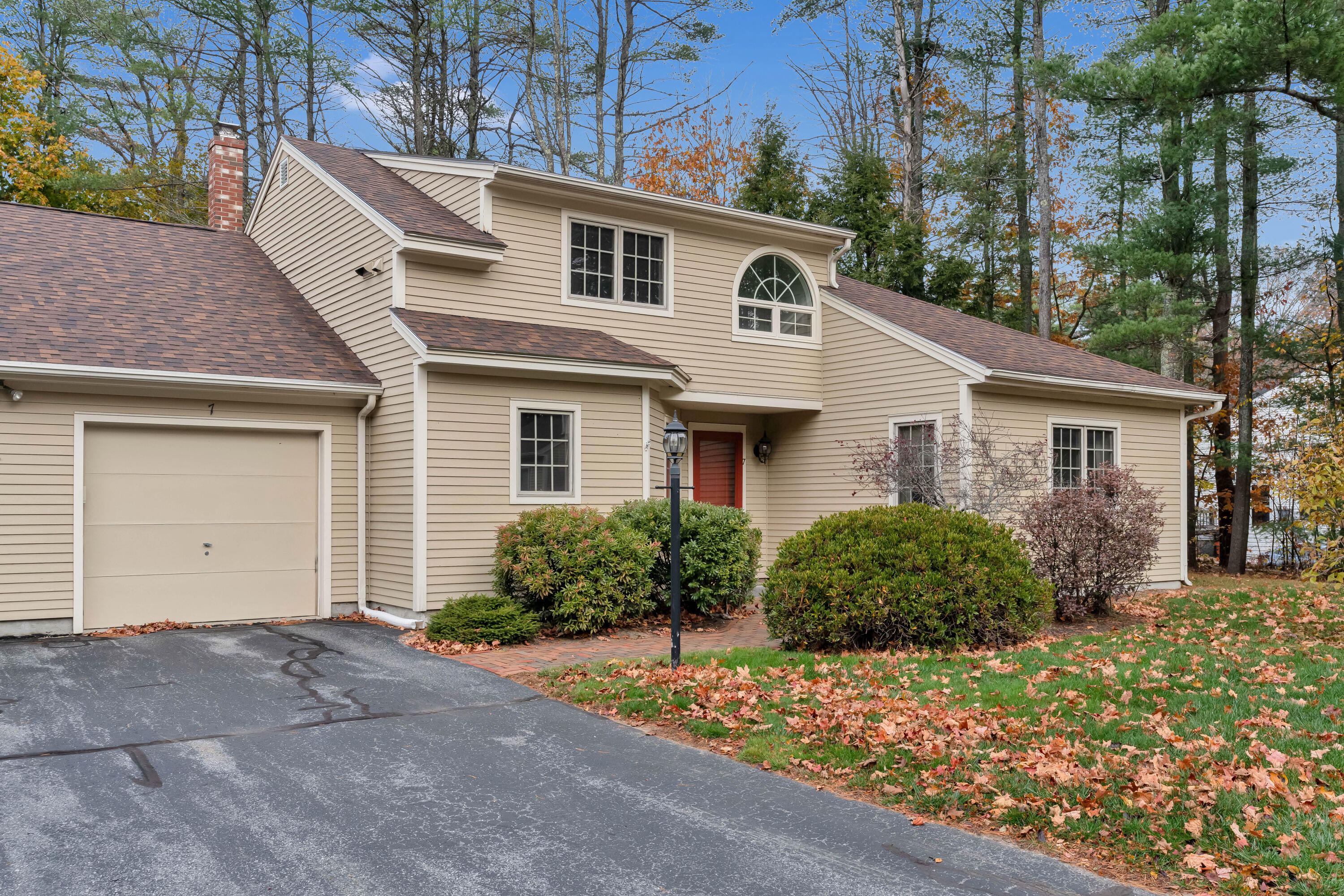 7 Apple Tree Drive, 7