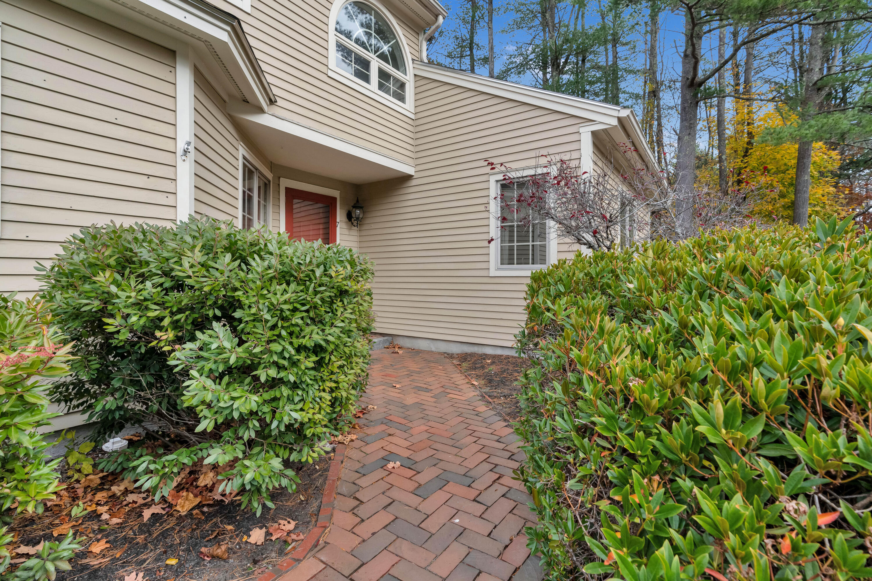 7 Apple Tree Drive, 7