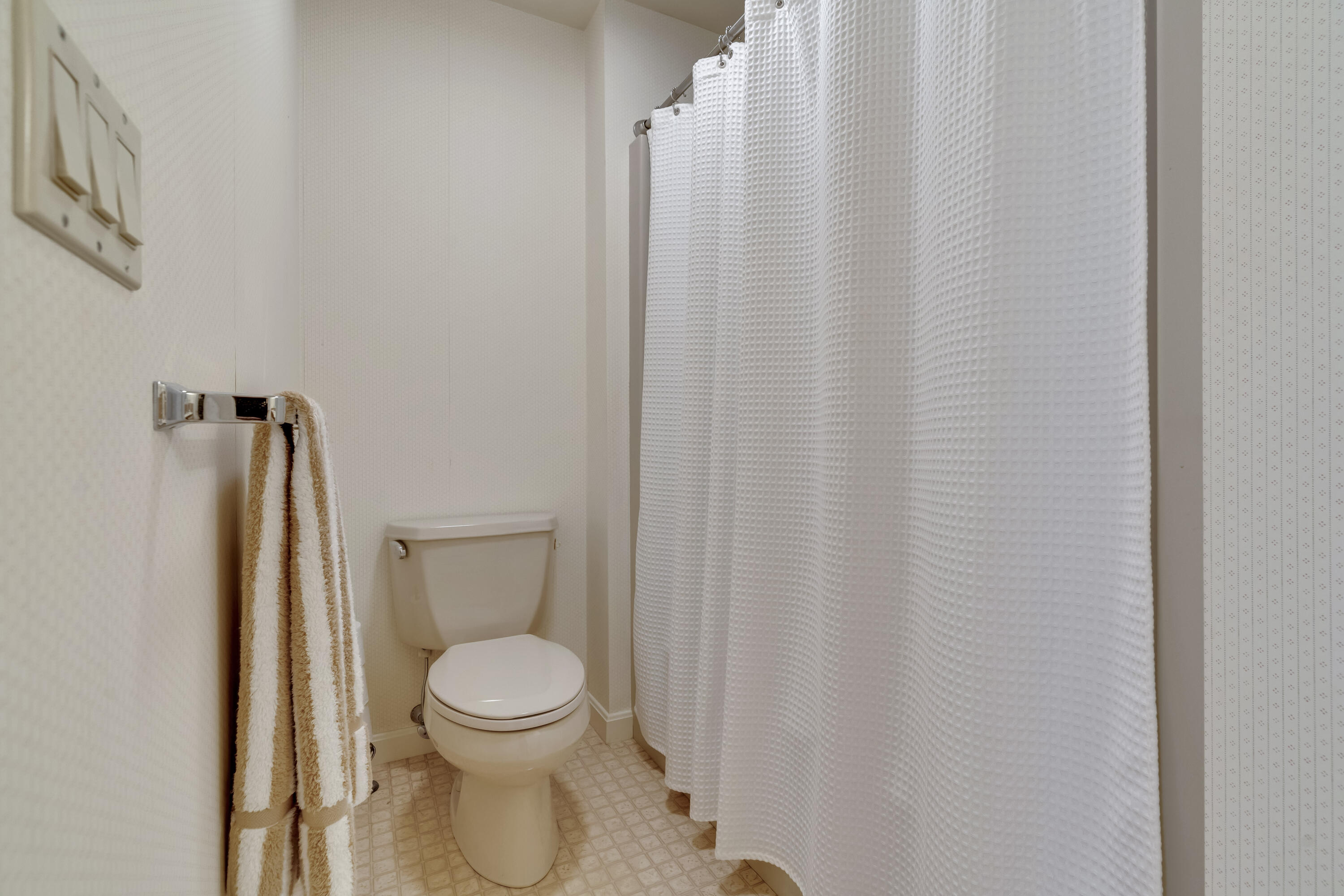 7 Apple Tree Drive, 7