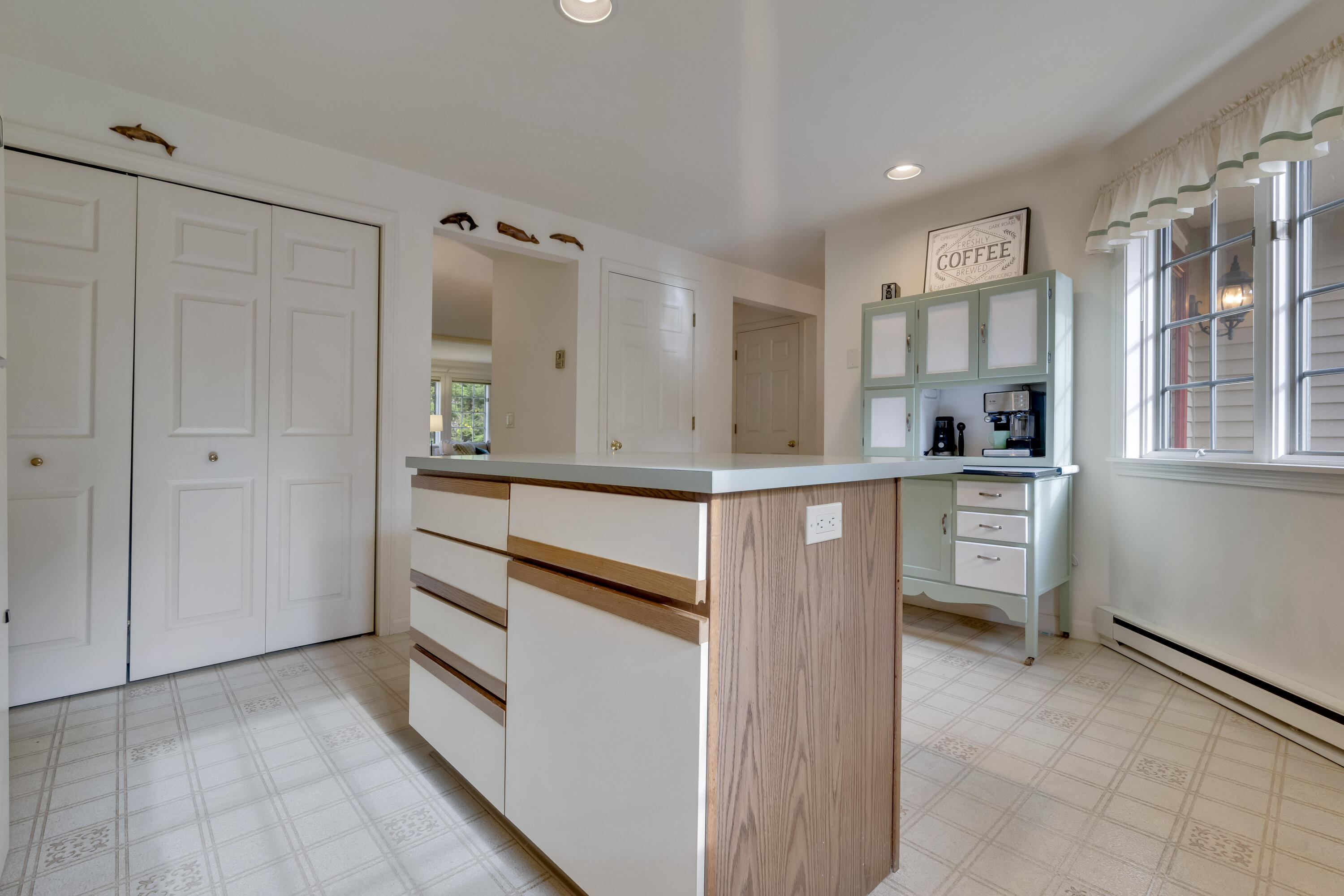 7 Apple Tree Drive, 7