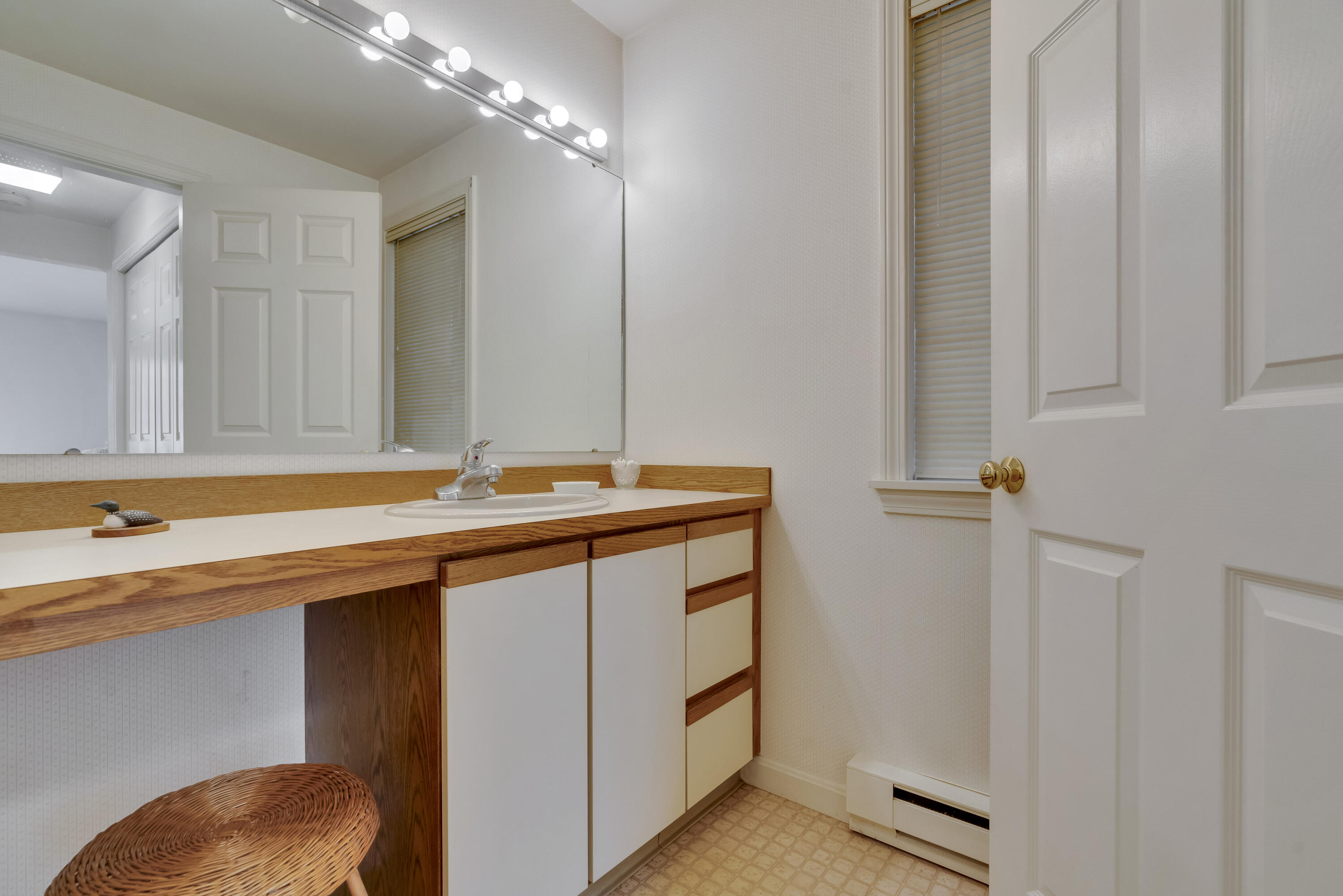 7 Apple Tree Drive, 7