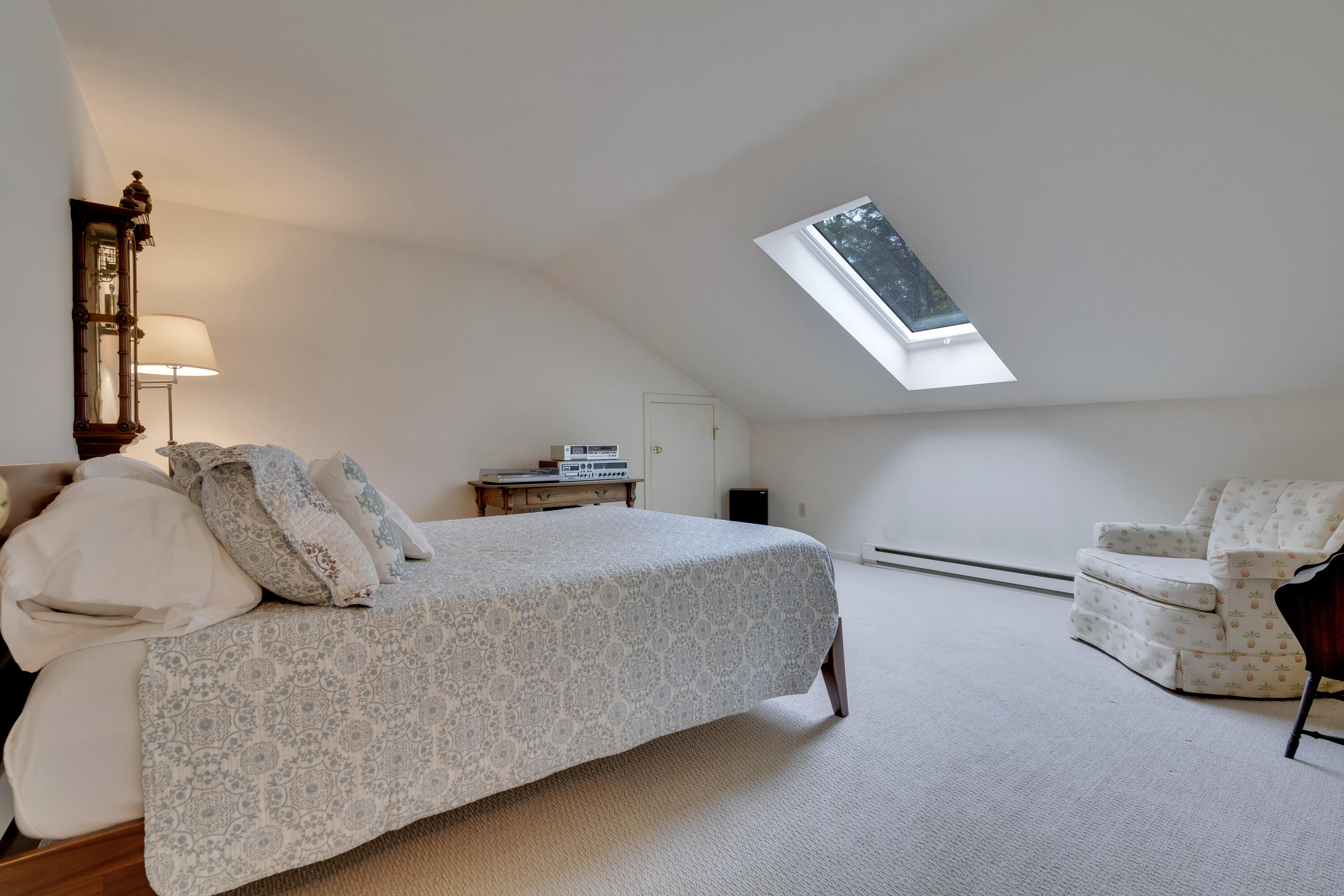 7 Apple Tree Drive, 7