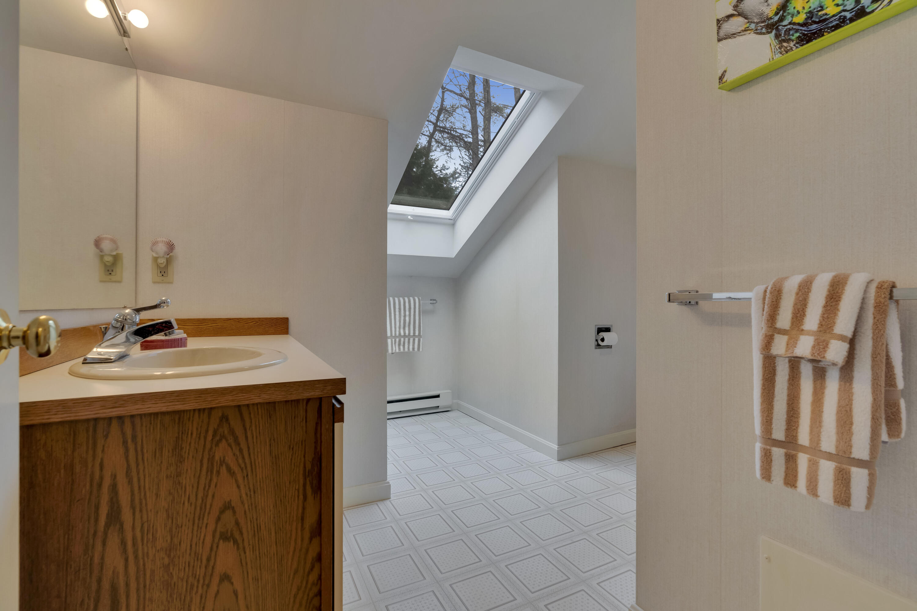 7 Apple Tree Drive, 7