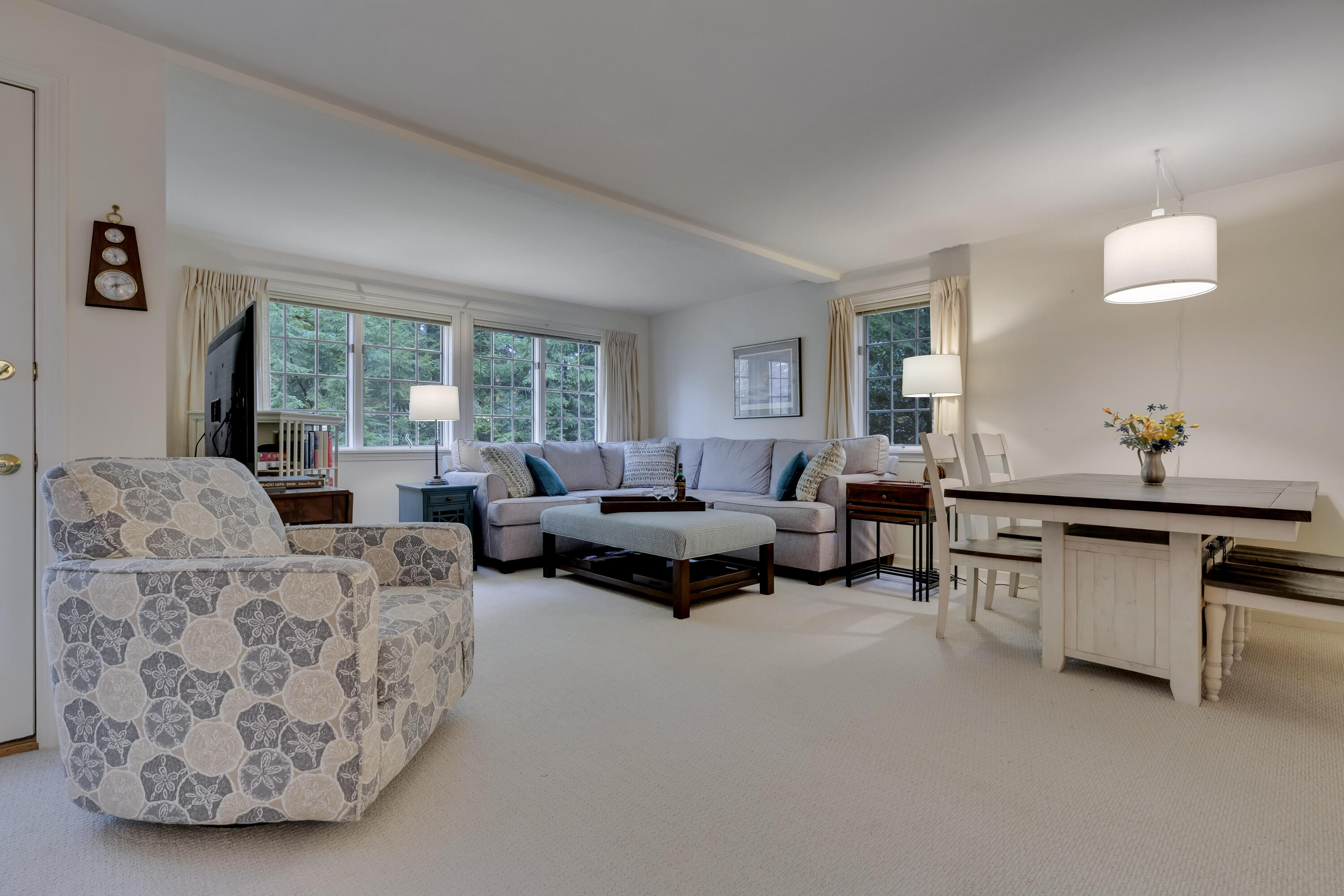 7 Apple Tree Drive, 7